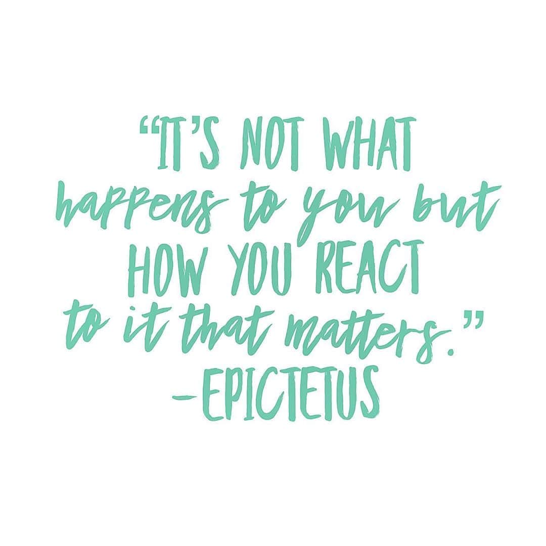 のインスタグラム：「Reading one of my favorite books “The Clarity Cleanse” by Dr. Habib Sadeghi, and this quote was within it. It is all about acknowledging, grieving, accepting & reframing what happens to us in life so it works for us vs against us.  I love how so many people are angry by the state of the world then decide to volunteer to be poll workers to help secure democracy. Or how people are outraged by police brutality but are consciously supporting small businesses owned by black entrepreneurs or the myriad of other ways to help.  Btw @thenewhollywood did a 16 min video that includes a plethora of resources. Check out June 12, 15, 17, 19 for these video compilations.  So...how can you REACT to what is happening in your life in a way that serves your highest good? Have a great holiday weekend during this weird upside time. 💜👊🏽🙏🏽」