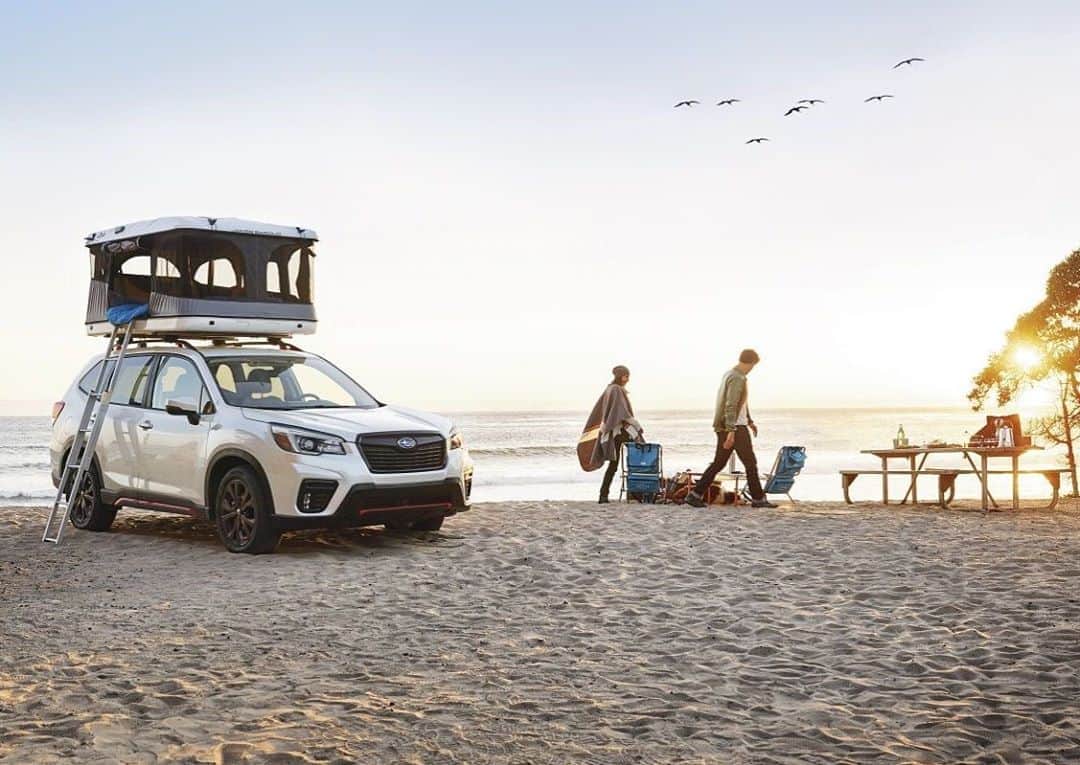 Subaru of Americaさんのインスタグラム写真 - (Subaru of AmericaInstagram)「The 2021 #SubaruForester adapts to any adventure and is built for the long road ahead. Learn more at subaru.com/forester #ForesterFriday #SubaruAndSunsets」9月5日 7時01分 - subaru_usa