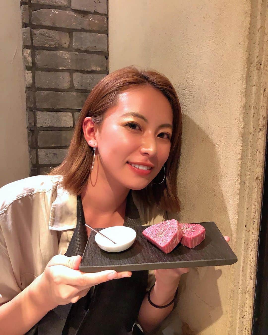 平野杏梨さんのインスタグラム写真 - (平野杏梨Instagram)「しゃとーぶりあん🥺❤️ 焼肉が大好きすぎます。  #うしごろ #ushigoro #ushigorobambina #ushigorokan」9月5日 18時21分 - anri_hirano