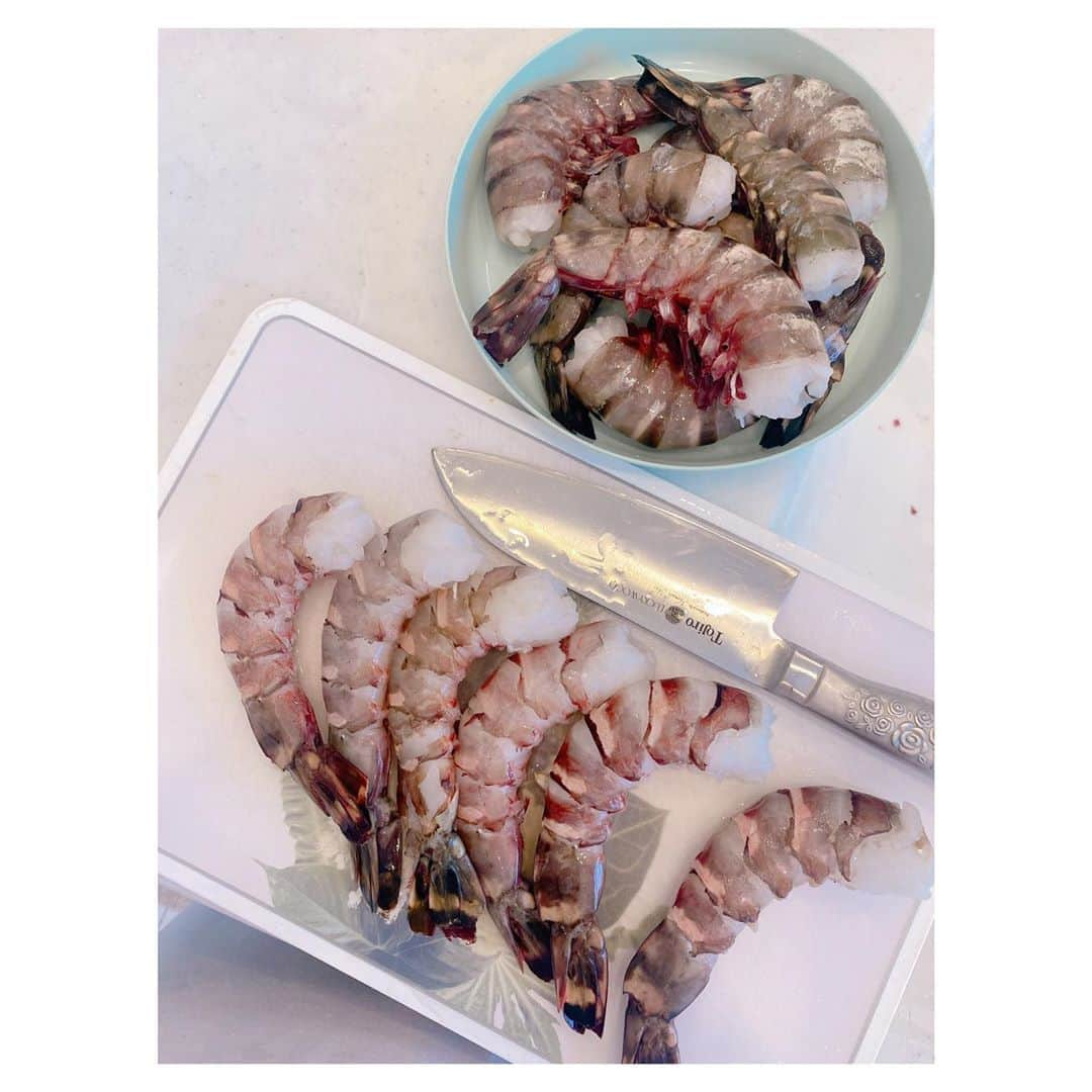 辻希美さんのインスタグラム写真 - (辻希美Instagram)「大量のエビ🦐が届いたので今夜はエビフライ🦐だよぉ💕✨  #エビ #エビ #🦐 #みんな大好き #🦐💕💕」9月5日 18時22分 - tsujinozomi_official