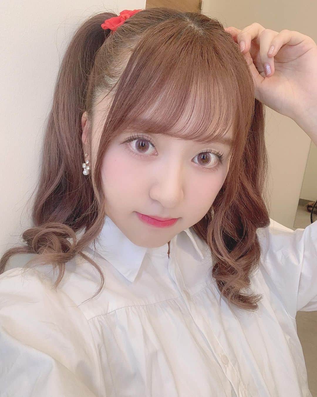 のインスタグラム：「ツイン久しぶりにした！🎀﻿ ﻿ ﻿ #アイドル #アイドル好きと繋がりたい #アイドル衣装 #ツインテール #ツインテールアレンジ #ツインテール女子 #リボンアレンジ #ヘアアレンジ簡単 #ヘアアレンジ #アイドルメイク #アイドルヘア #ロザリオクロス」