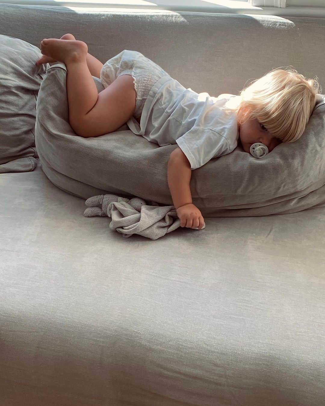 ペニーレ・タイスベックのインスタグラム：「W E E K E N D  M O O D🤍🐨」