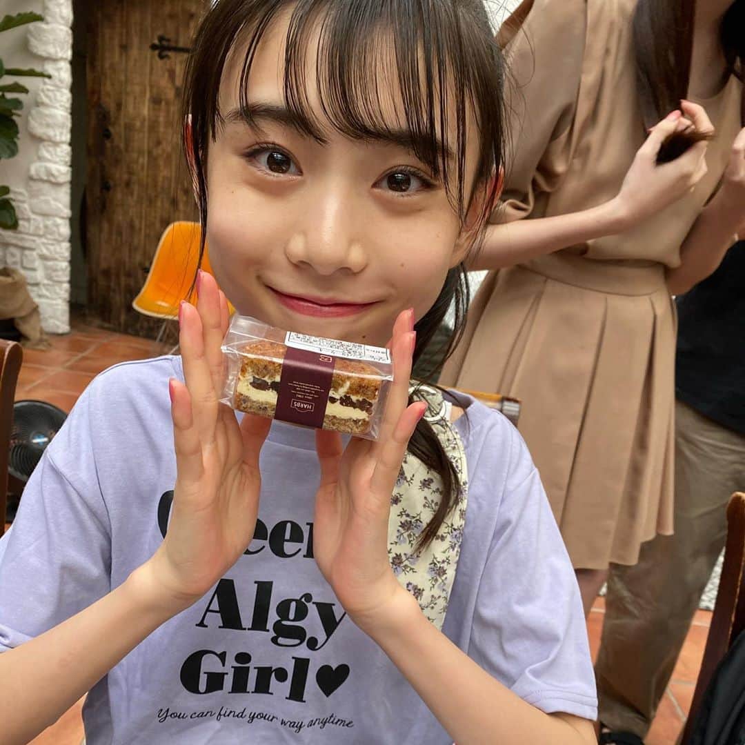 ニコ☆プチのインスタグラム：「﻿ おいしいものをたべると﻿ ﻿ ﻿ しあわせ💕﻿ ﻿ ﻿ ﻿ #ニコプチ﻿ #近藤藍月﻿ #harbs」