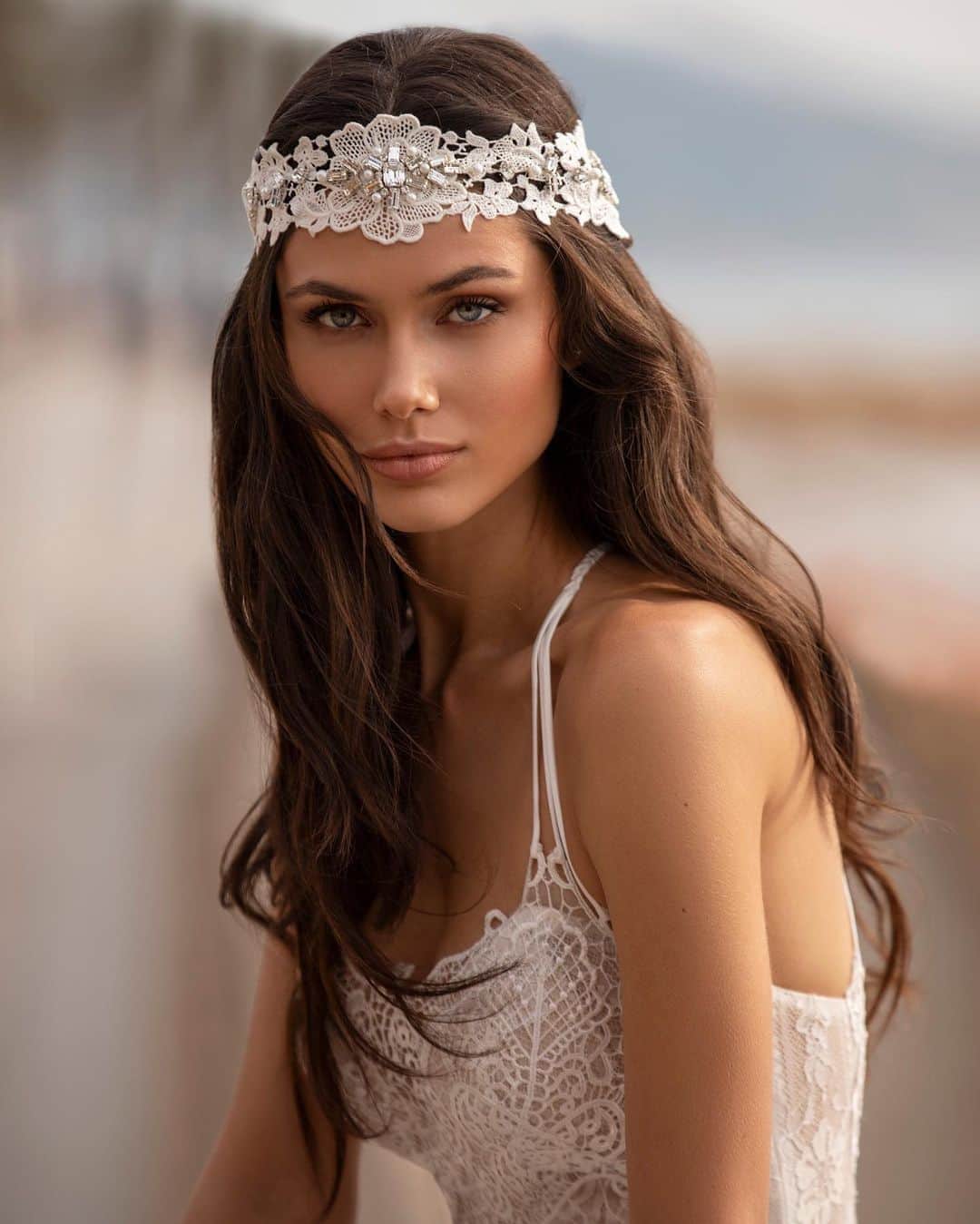 Pronoviasさんのインスタグラム写真 - (PronoviasInstagram)「From hair pins with bright touches, to romantic and colorful floral headbands. There is a bridal headpiece designed to make you shine even more.  Which one is your favourite? Click on the link in bio and start saving your favourite bridal accesories. #Pronovias  @pronovias」9月5日 17時23分 - pronovias