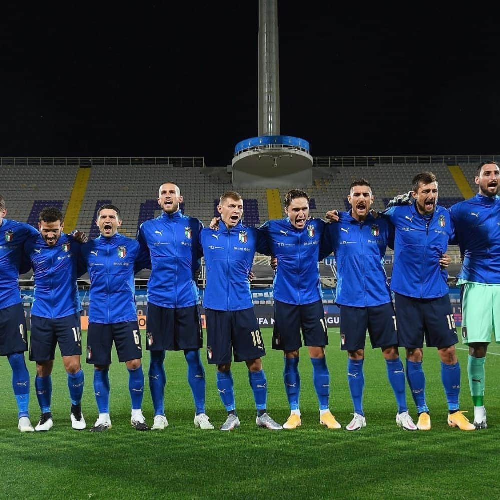 ロベルト・マンチーニのインスタグラム：「Un pari come inizio ma i ragazzi hanno fatto una buona gara! Avanti con l'Olanda. #Mancio #NationsLeague #vivoazzurro #Nazionale #Azzurri」