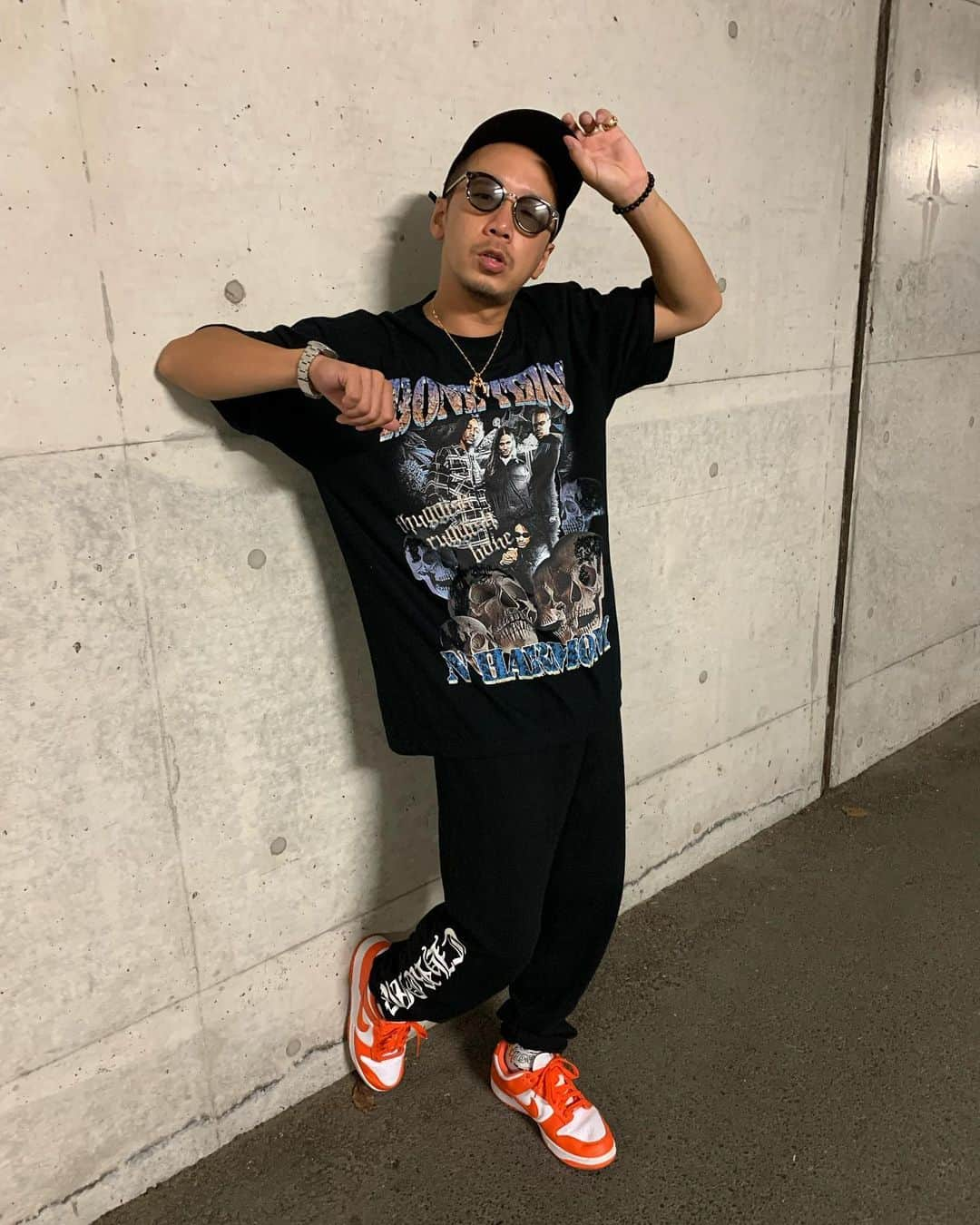 イルマニアさんのインスタグラム写真 - (イルマニアInstagram)「@o.z.y.k.i.x が作ったrapteeのクオリティが高い🔥 今回はボンサグ😎✌️ なかなか売ってないよね💖マニアックな人やボンサグ好きにはたまらない一枚✨ #イルマニア#mcma#bonethugsnharmony #raptee#raptees#vintage#chromehearts #chromehearts22k #nike#dunk」9月5日 17時32分 - mcma0821