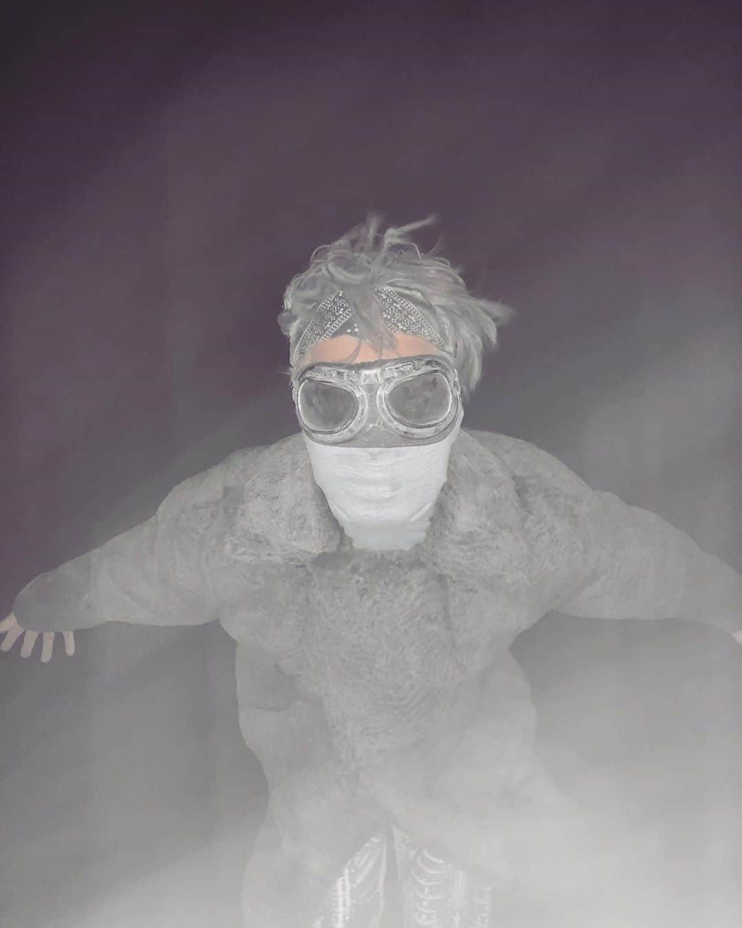 レオン・エルスのインスタグラム：「Missing burning man and the sand storms #burningman #blackrockcity」
