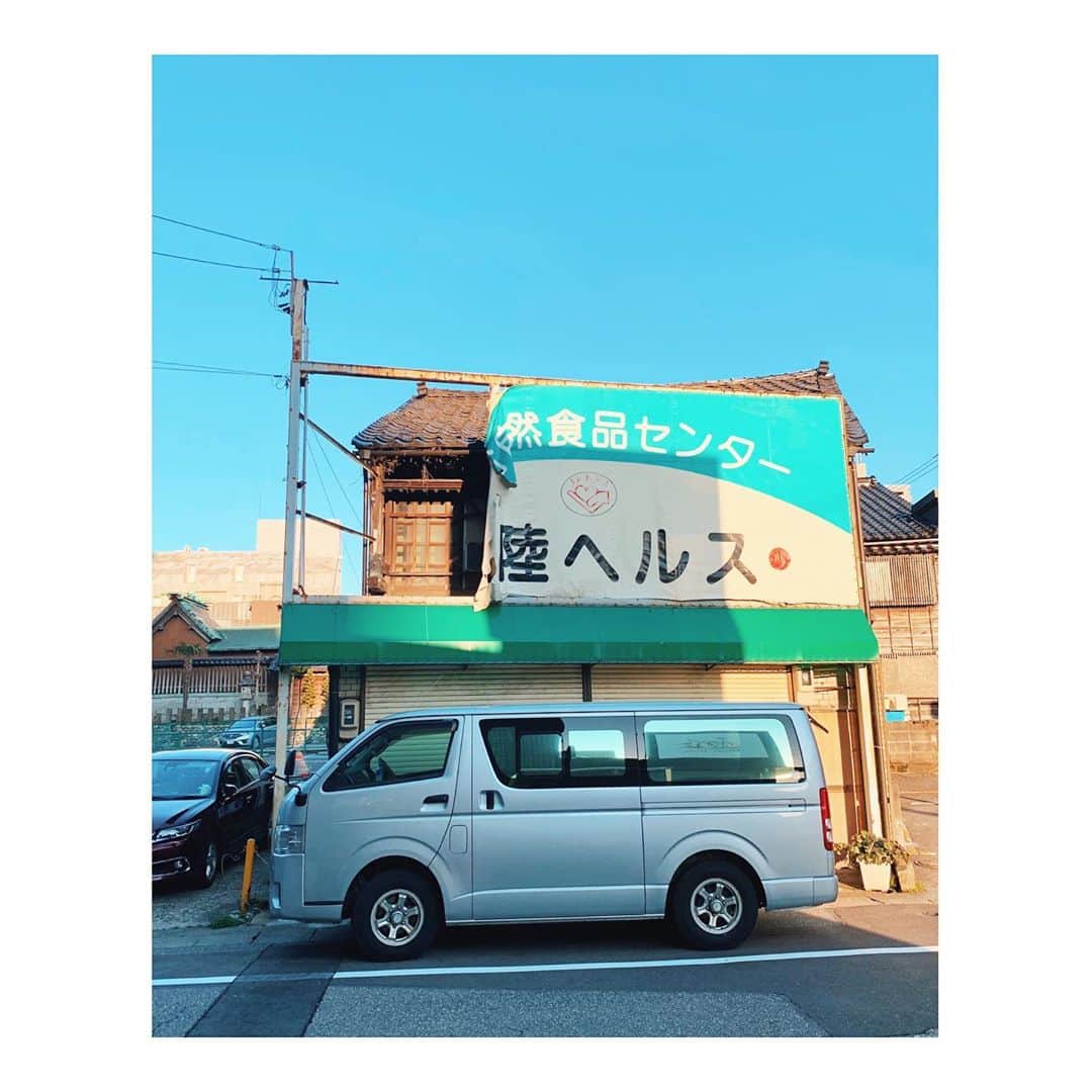 Melissa Santiagoのインスタグラム：「A van in Japan 🇯🇵」