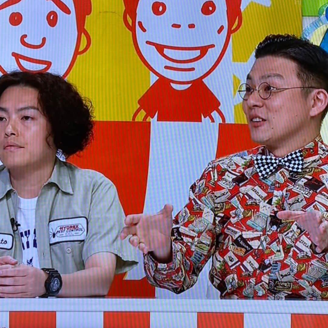 奥田修二さんのインスタグラム写真 - (奥田修二Instagram)「本日、11:55~12:53 ytv『特盛！よしもと 今田･八光のおしゃべりジャングル』 司会 #今田耕司 #月亭八光 出演 #辛坊治郎 #伊藤惇夫 ゲスト #オール巨人 #ほんこん #杉村太蔵 #学天即 #渋谷凪咲(#NMB48)  #手が気になる #気になるというか #手がうるさい  シャツ 蝶ネクタイ 共に #grapefruitmoon 丸メガネ #bjclassic」9月5日 10時09分 - gakutensoku_okuda_official