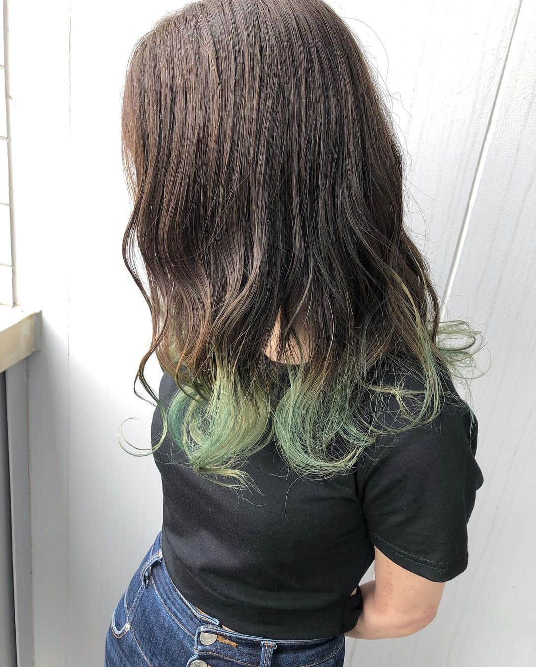 武原 大知 ヘアアレンジのインスタグラム：「#グラデーションカラー . #gradationcolor . #パステルグリーン . #pastelgreen . #ヘアアレンジ#ヘアセット#hair#hairset#hairarrange#hairstyle#ヘアアレンジ簡単#札幌美容室#アドミオカラー#ファッション#札幌#ヘアアレンジやり方#ヘアアレンジ解説#簡単ヘアアレンジ#ウェディング#데일리룩#스타일링#일본#헤어스타일#发型#サロンモデル#撮影#結婚式アレンジ#locari#ロカリヘアアレンジ」