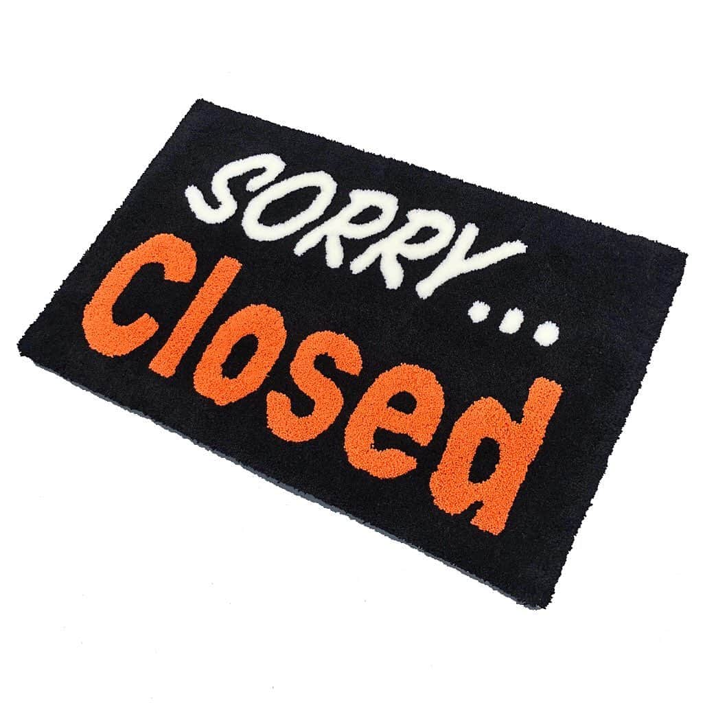 セカンドラボのインスタグラム：「. 【SORRY…Closed RUG 】 . 【FOR RENT RUG 】 . アメリカにあるサインボードをイメージしたラグマット◡̈⃝☻ . 自宅の玄関にマットがあったらユニークなデザインです◡̈⃝☻ . http://secondlab.us . #secondlab #mat #carpet #room #rug #interior  #faniture #home #decor #living #products #lifestyle  #japanmade #madeinjapan」