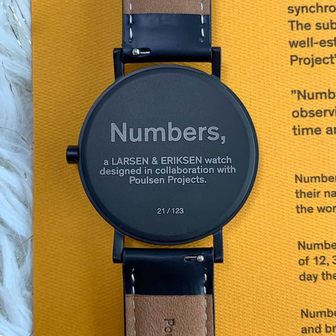 hamster_mocoさんのインスタグラム写真 - (hamster_mocoInstagram)「〜PR〜 この腕時計はボクみたいなオシャレな人にピッタリでち🐹🌵⌚✨ ･ LARSEN & ERIKSEN  @larseneriksen_jp  さんのオシャレな腕時計のモニターをさせて頂きました🙌🏼 ･ B:MING by BEAMS 限定発売【NUMBERS】シリーズのNUMBER3という商品です。 ･ こちらの時計はすべてのアイテムにシリアルナンバーが刻印されているので特別感がありますよ〜😳✨フェイスの裏側もオシャレすぎる!!!! ･ こういう時計をさりげなく着けて似合う男性って素敵ですね😍男性はもちろんですが、女性がつけてもオシャレで洗練されたイメージになるので女性らしすぎる甘めのアイテムが苦手な方にもオススメです😚✨ ･ 【⠀お取扱店舗 】 〇<B:MING by BEAMS>5店舗(ららぽーとTOKYO-BAY店/横浜ポルタ店/SAKURA MACHI 熊本店/新静岡セノバ店/ルクア イーレ店)、<B:MING by BEAMS>公式オンラインストアで8/22(金)より発売しており、NUMBERSは<B:MING by BEAMS>のみでのお取扱いとなります✨ ･ ･ ･ #ラーセンアンドエリクセン #larsenanderiksen #larseneriksen #腕時計 #時計 #手元俱楽部 #北欧  #デンマーク発 ･  #ハムスターふく#ハムスター#ジャンガリアンハムスター#ジャンガリアン#パイドハムスター#パイドジャンガリアン#ジャンガリアンパイド#ハムスタグラム #hamster#djungarian#hamstagram#hammy」9月5日 11時29分 - asahi.fl