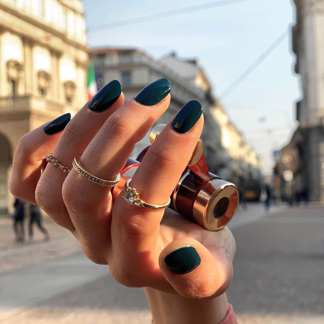 OPIさんのインスタグラム写真 - (OPIInstagram)「Without a doubt, there’s #DramaAtLaScala and we’ve bottled it up to bring you this quintessential teal shade for your #FallMani.   #ColorIsTheAnswer #OPIMuseOfMilan #TealNails #TealMani #BlueNails #BlueMani #Fall2020Fashion #NailTrends #BoldNails #OPIObsessed #DarkNails #DarkMani #NailsOfInstagram #PutYourManiInTheAir"」9月5日 11時31分 - opi