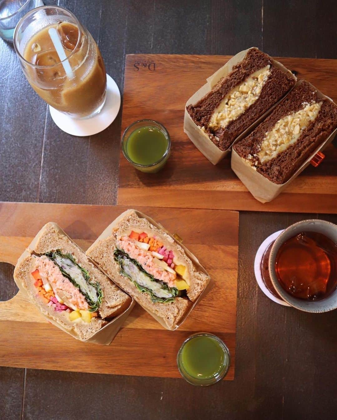 ルナさんのインスタグラム写真 - (ルナInstagram)「☕️🥪☕️🥪☕️🥪☕️🥪☕️﻿ ﻿ 📍 cafe FARO @farocaffe ﻿ ﻿ しずかちゃん( @shizukanamba )と﻿ 萌え断サンド食べてきた♥️﻿ ﻿ 店内外めちゃくちゃおしゃれ❣️﻿ 私は卵サンドにしたんだけど﻿ すっごく美味しかった♥️﻿ ﻿ ランチにサンドイッチって足りるかな？﻿ って思ってたけどボリューム満点で﻿ お腹いっぱいでした🙆‍♀️笑﻿ ﻿ ＊﻿ ＊﻿ ＊﻿ ﻿ #代々木ランチ #代々木グルメ #代々木カフェ #萌え断 #萌え断サンド #萌え断サンドイッチ #女子会 #東京女子部 #東京カフェ #東京カフェ巡り #東京カフェ部 #フォトジェニック #映えカフェ #厚切りサンド #caffeFARO #yoyogi #yoyogilunch #tokyocafe #yoyogicafe #sandwich #instafood #instacafe #runa_cafex」9月5日 11時52分 - runakumaa
