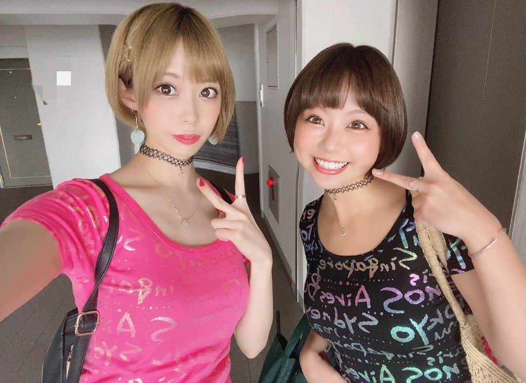 のインスタグラム：「かわみっきー合同オフ会💛🧡 はじまるぜーーーい✨ 来てくれる方気をつけてちょ！！ #川菜美鈴 #亜矢みつき #オフ会 #レイデックス」