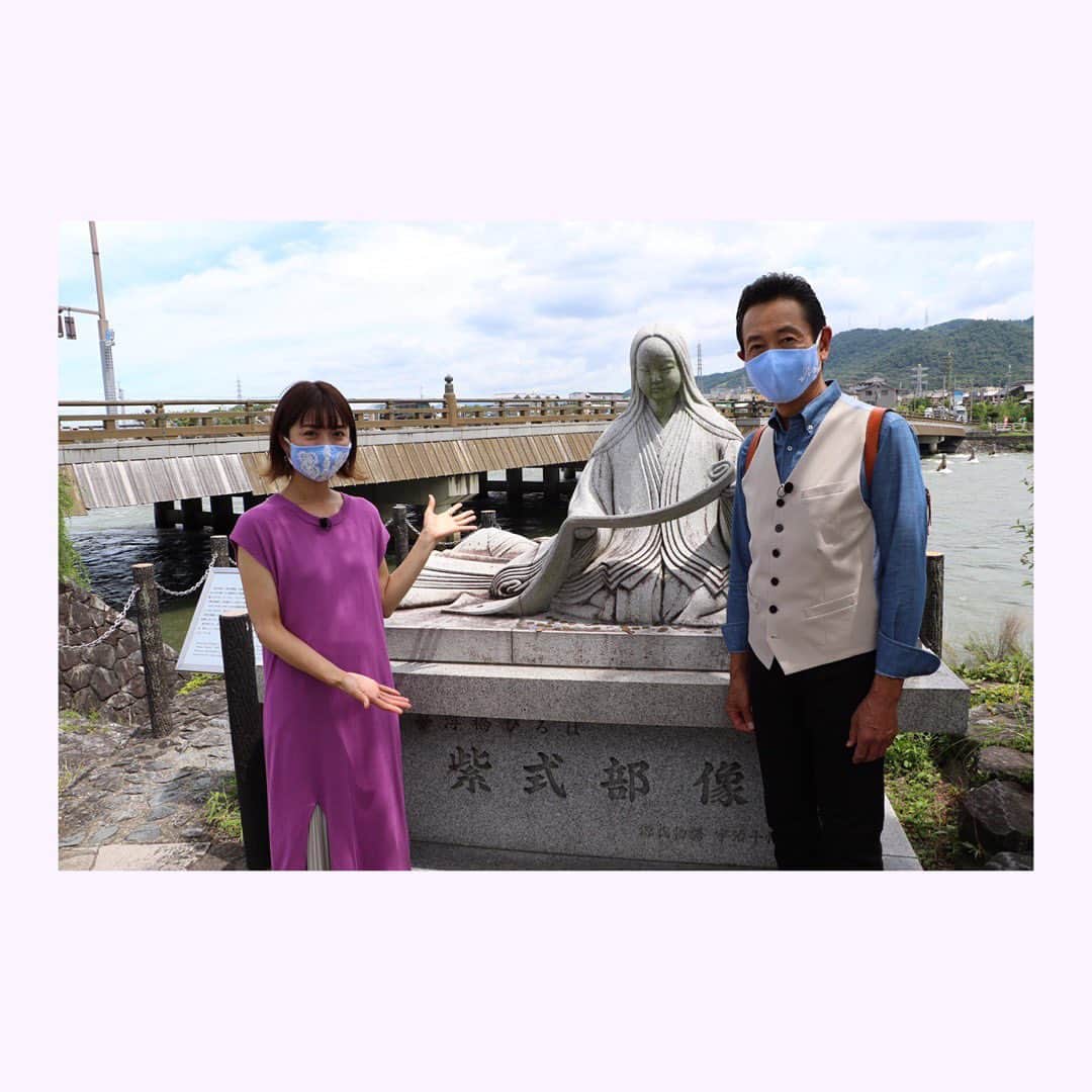 小塚舞子のインスタグラム：「きょう18時半〜は テレビ大阪『おとな旅あるき旅』です！ 京都の宇治と伏見を旅しました。  目にも涼しく映るお茶の緑色。 おいしいお水からできたお酒。 どちらも夏の疲れた身体に活気をもたらしてくれました。 今回もきっとみているだけでお腹が空いてくるので 晩酌セット準備してご覧ください！   #テレビ大阪#おとな旅あるき旅#宇治グルメ#伏見グルメ#京都旅」