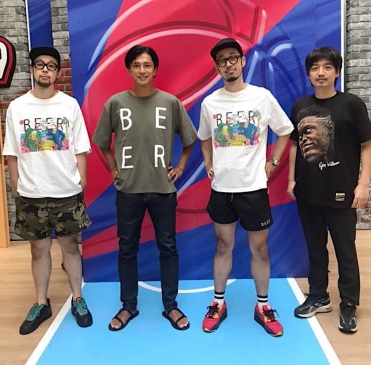 石田剛規さんのインスタグラム写真 - (石田剛規Instagram)「昨日はてらこやNBAの収録。 岩崎太整さん、 上鈴木タカヒロさん、 上鈴木伯周さん。 お三方との授業はとても楽しい。 ありがとうございました！  しかしNBA。。。 毎日毎日、凄まじい試合ばかり。 ぜひ全部の試合を見てもらいたい。笑  ドラマが多くて泣きそうになります。  #nbarakuten #着るbeer」9月5日 12時31分 - takakishida31