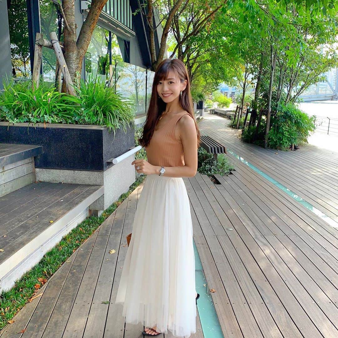 福山唯のインスタグラム：「秋色投入🧸🤍 . . あっという間に9月🤢 とても忙しい2学期が始まった🥺✨❣️ 頑張るぞーーー❕ . . まだまだ暑いので💦体調に気をつけて過ごしましょうね♡♡♡ . . バタバタしていたらもう一週間も始まってしまったけど…🥺 9月もよろしくお願いします♡ . .  #coordinate #autumn #brown #skirt #september #コーディネート  #秋コーデ　#ブラウンカラー #秋  #お散歩　🍁」