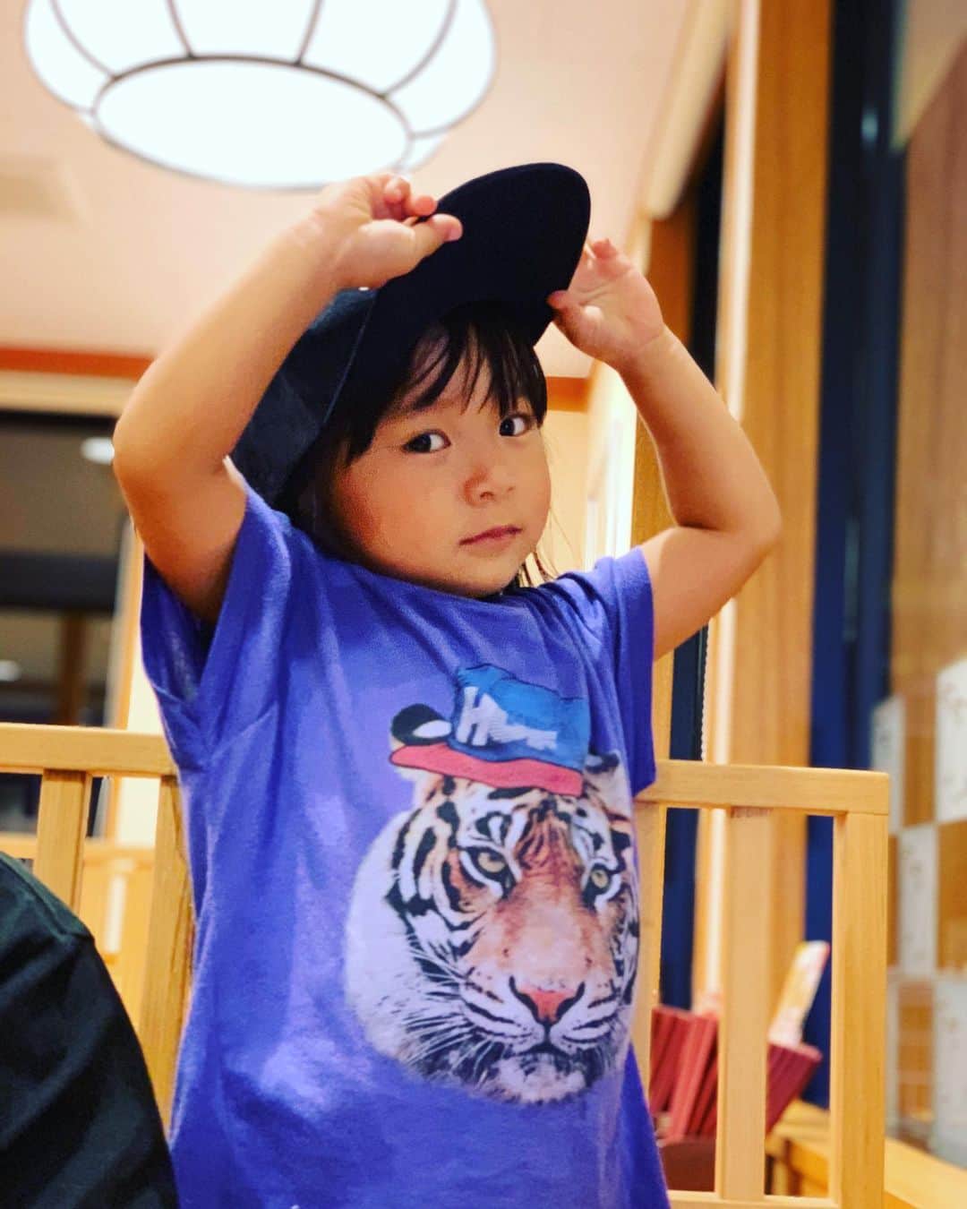 藤井惠さんのインスタグラム写真 - (藤井惠Instagram)「シャッター押したらずっとポーズしてきてました😇  #娘 #キュンです #4才2ケ月」9月5日 12時49分 - megumi_fujii