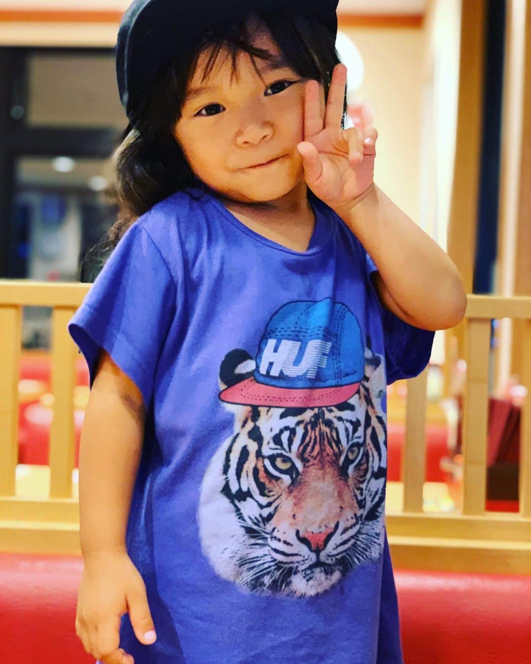 藤井惠さんのインスタグラム写真 - (藤井惠Instagram)「シャッター押したらずっとポーズしてきてました😇  #娘 #キュンです #4才2ケ月」9月5日 12時49分 - megumi_fujii