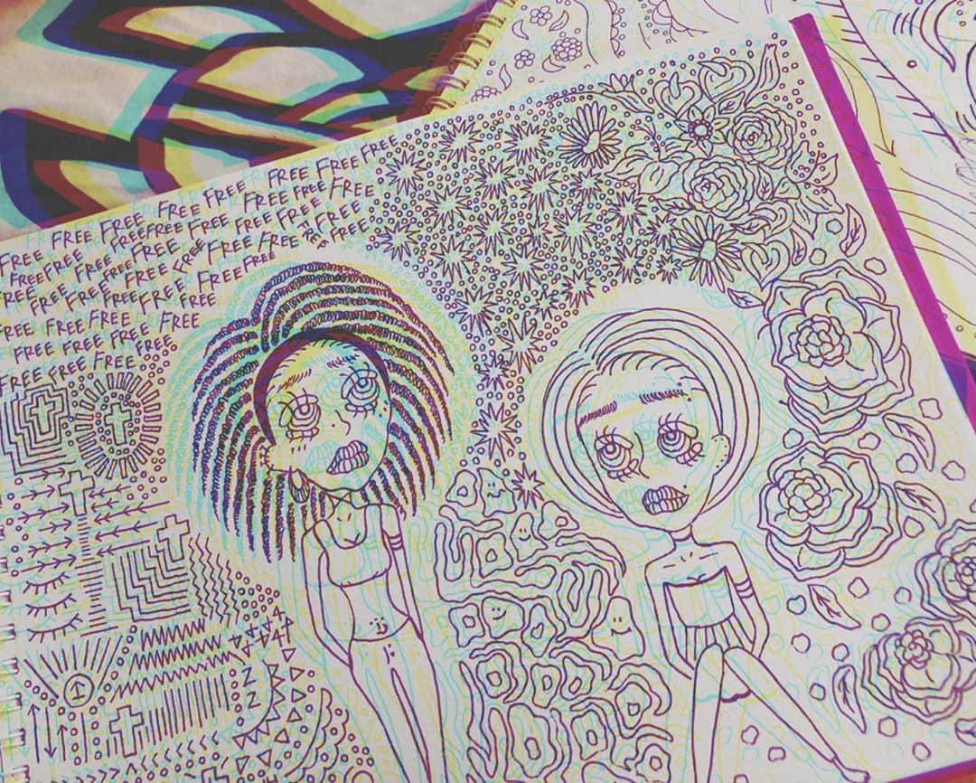 イラストレーターbebeのインスタグラム：「. 👩🏿‍🦱👩🏼🤎💙💚🖤． #bebemikiart ． ． ． ⇟⇟⇟✷ #Androidケース#Xperiaケース#iphoneケース#スマホケース#携帯カバー#携帯ケース#手帳型#手帳型ケース#オリジナルイラスト#オリジナルアート#ハンドメイド#ハンドメイド販売#イラストオーダー#イラスト#海#ビーチ#アート#LINEスタンプ#ネット販売 #iPhone #followforfollow #beach #sunset #l4l#instagood#f4f」