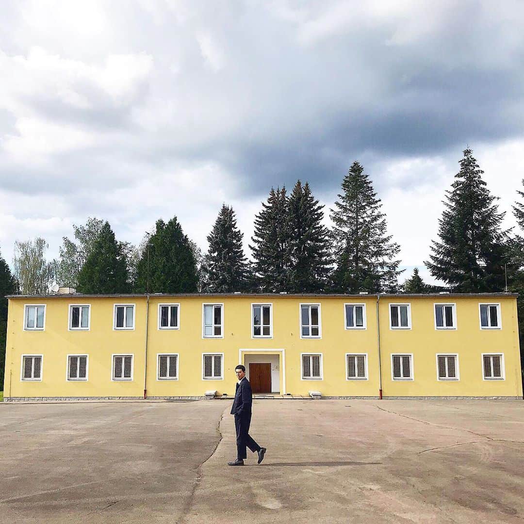 イ・ソンホのインスタグラム：「. 아름이 집 . Czech Army barracks . #Czech#prague#praha」