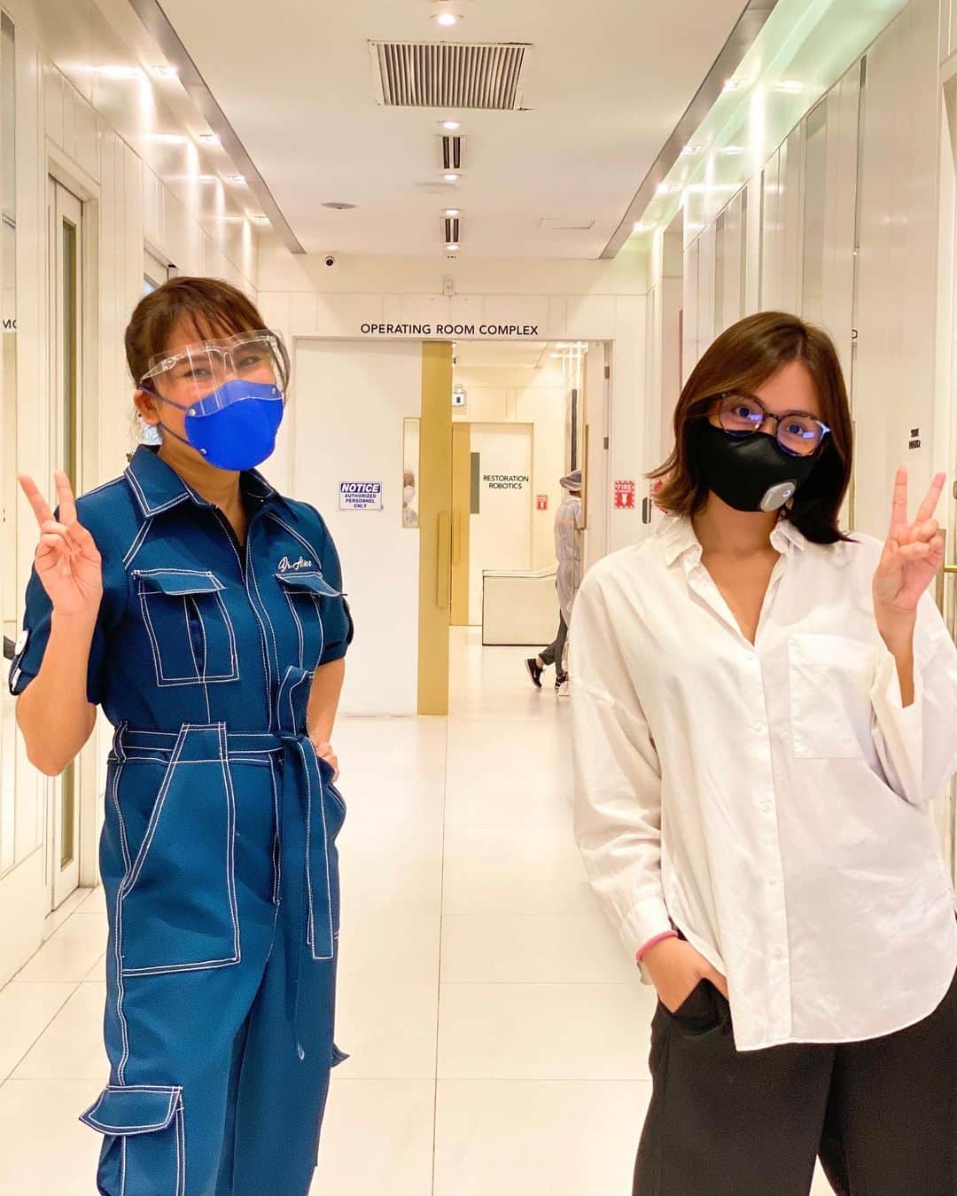 Kathryn Bernardoさんのインスタグラム写真 - (Kathryn BernardoInstagram)「It always excites me to visit @theaiveeclinic and get my treatments done. And seeing my favorite doctor (who's celebrating her birthday today! Happy birthday @draivee!! 🎈) to personally check on my skin makes each session even more special. ❤️ Thanks for giving us the best care, @draivee & @drzteo!」9月5日 13時35分 - bernardokath