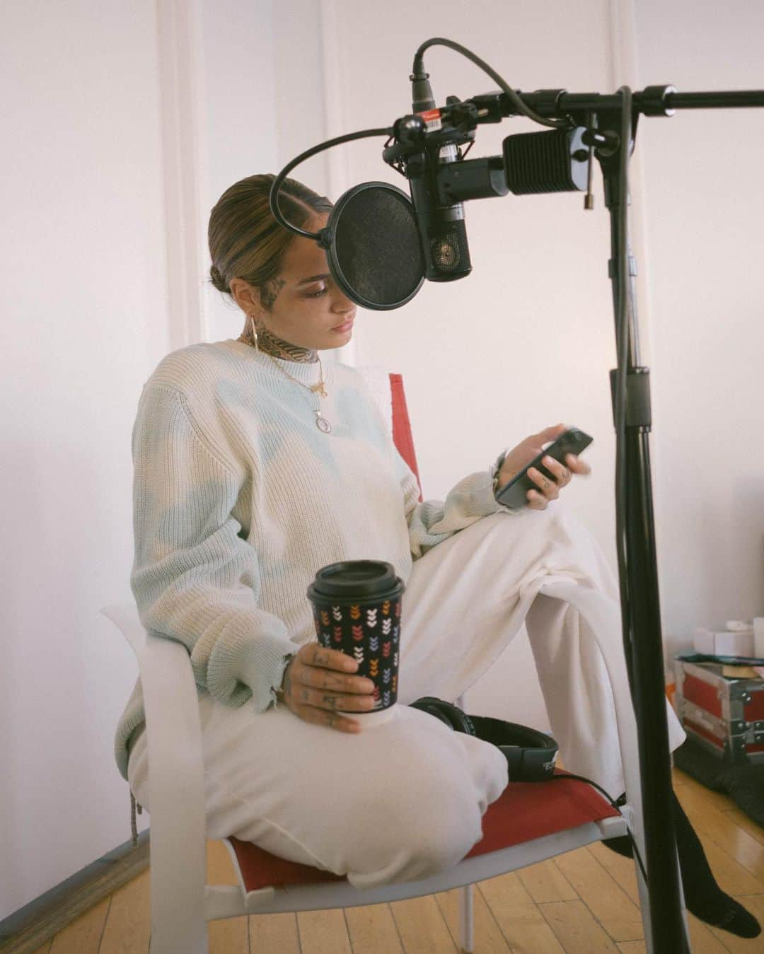 ケラーニさんのインスタグラム写真 - (ケラーニInstagram)「we jus made the deluxe in 5 days. thanks everyone who came out it’s been beautiful. complete 180 vibe 🍯」9月5日 13時47分 - kehlani