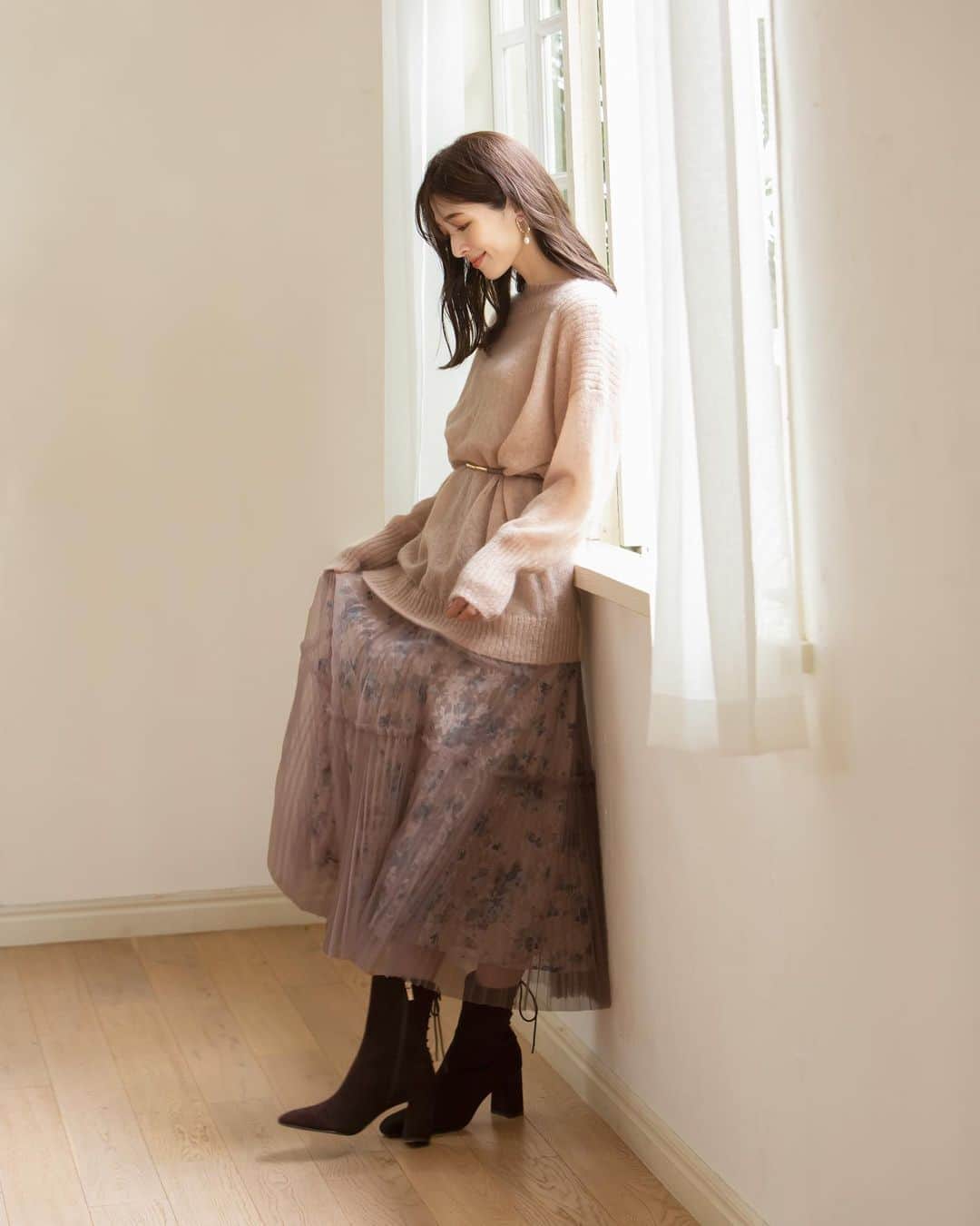 のインスタグラム：「【JILLSTUART SEPTEMBER 2020】 VIVI MOHAIR 092-0270019 col.beige,pink,mint ¥18,000+tax  KANOA SKIRT 092-0220034 col.black,pink ¥24,000+tax  #jillstuart #color #knit #onetone #2020aw  #autumn #september #fashionstyle #recomended」