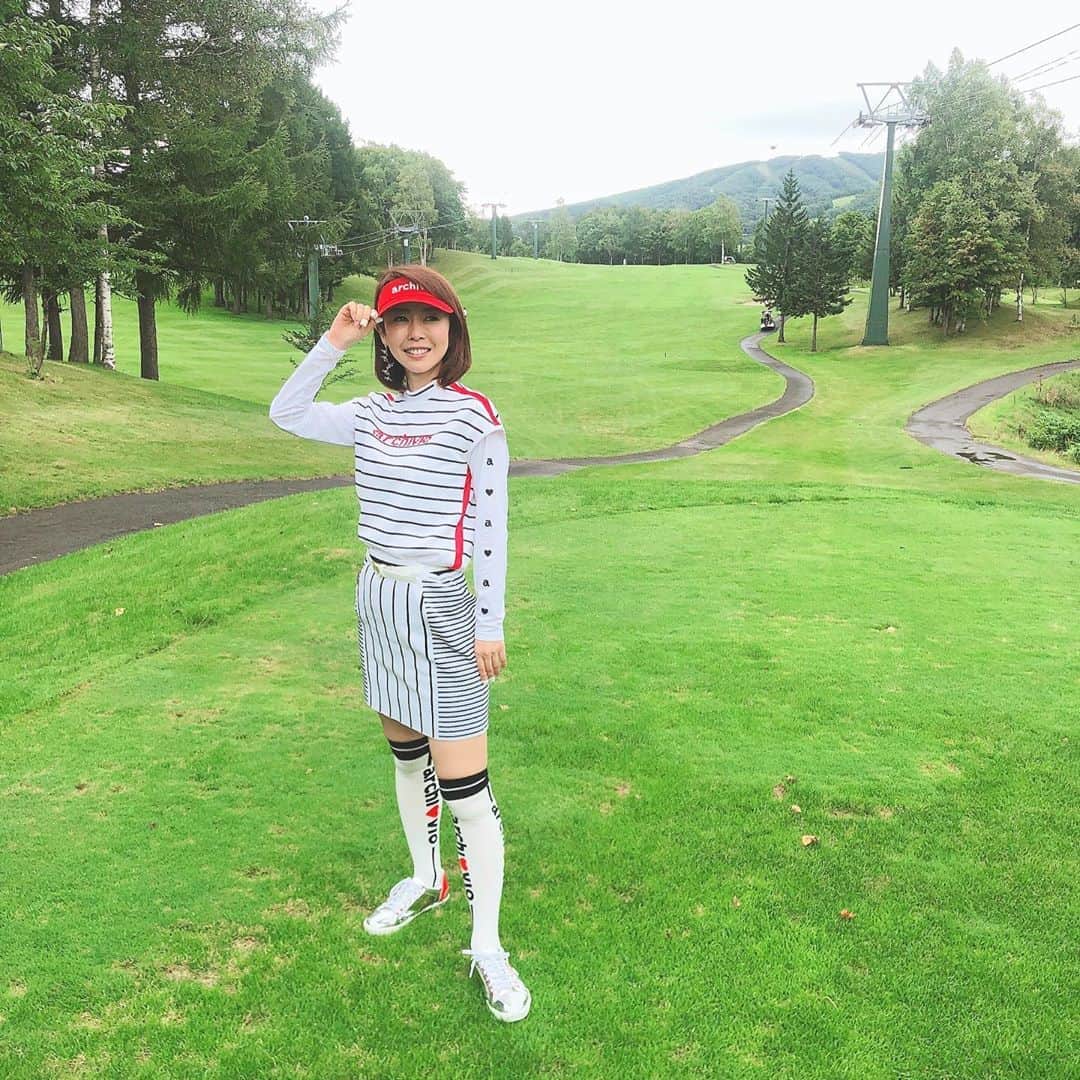 宮崎宣子さんのインスタグラム写真 - (宮崎宣子Instagram)「41歳も宜しくお願い致します。 ゴルフで始まりました⛳️✨ 髪の毛下ろしてましたが、 だんだん乱れてきて、 本気になってきて、 一束に結んで、勝負！ したけど、負けました😭  #41歳になりました  #ゴルフスイング  #ゴルフウェア #archivio #ゴルフクラブ #callawaygolf」9月5日 14時02分 - miyazaki_nobuko