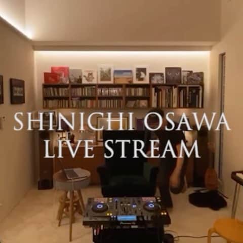 大沢伸一のインスタグラム：「毎週日曜夕方17時からの生配信「SHINICHI OSAWA LIVE STREAM」﻿ ﻿ 今週は渋谷PARCO B1レストランフロアにあるヴィーガン居酒屋「真さか」「はまの屋パーラー/キャンピーバー」の連結店舗内から生配信します。﻿ 「モバイルディスコ」﻿という発想、﻿ PIONEER DJの技術の賜物で﻿オールインワンDJシステムと﻿小型でパワフルなスピーカーがあれば意外とどこでも音楽を鳴らせると気がつきました。﻿ (設営、配信、撤収全てひとりで出来ます)﻿ @pioneerdjjpn  ﻿ 近隣の方は是非現地に足を運んで僕の好物ヴィーガン唐揚げ、餃子をご堪能ください。﻿ (はまのやのサンドイッチも❗️)﻿ ﻿ #見えるラジオ #SOLS #モバイルディスコ #旅する選曲 #音楽の旅  Music Turn It Up (two tone edit)  By @mondo_grosso Movie edited by @mitograph」