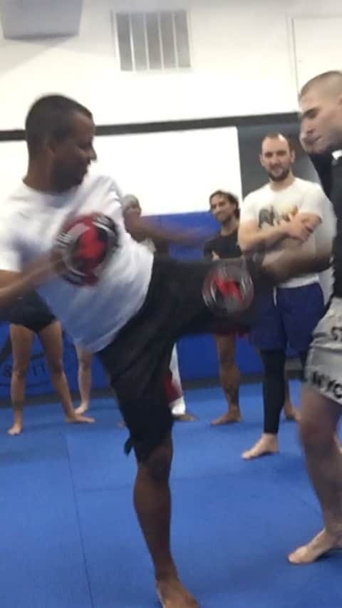 ジョンス のインスタグラム：「May all your wishes come true. Your a good kid with a good heart and a bright future. Keep working keep training keep speaking those things into existence and we’re going to be under those big lights. TOGETHER. But for tonight you going to catch this smoke from the team😈」