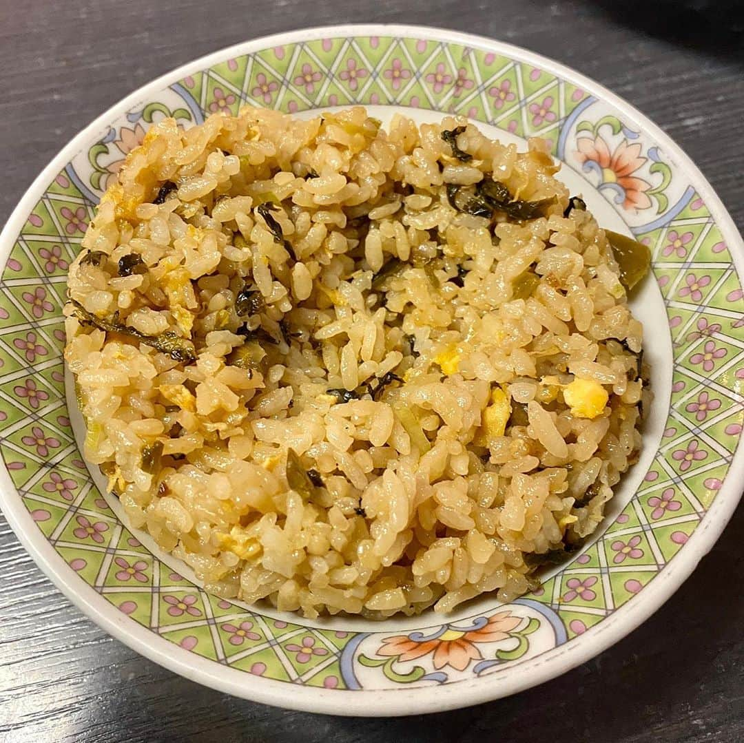 新山大さんのインスタグラム写真 - (新山大Instagram)「まずはジャージャー麺を一気に食べる。 次に高菜チャーハンを半分くらい食べる。 最後にジャージャー麺の器に残った肉味噌を高菜チャーハンの上にかける。 最高✨ #玲華苑 #ジャージャー麺 #高菜チャーハン #最高の食べ方 #うまい #満腹」9月5日 14時32分 - dai_niiyama