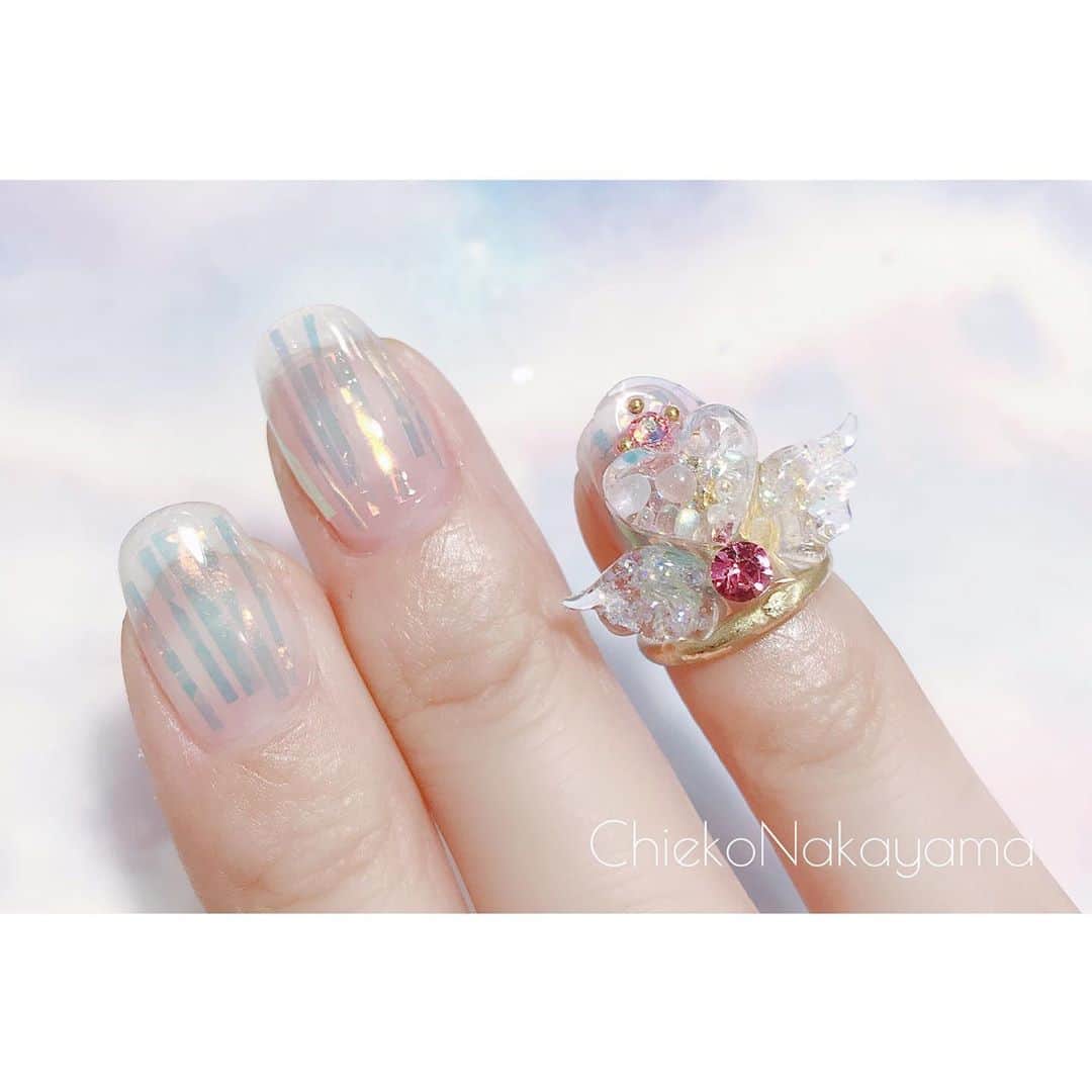 なかやまちえこのインスタグラム：「@stampnailring なかやまちえこ #ハンドメイド ネイルリング 9月はこちらの2点が発売です💍✨ ⠀ ご購入は @stampnailring  のプロフィールから販売サイトに飛んでいただくか、ストーリーから飛べます☺️☺️☺️⠀ ⠀ #リングネイル は指先に #リング をはめていただくのみの取り外し簡単に爪先のオシャレを楽しめる商品です✨⠀ #スタンピングネイルリング のアカウントのストーリーハイライトのところからショッピングサイトに飛べます！⠀ 全てハンドメイドとなりますので、よろしくお願い致します😌🙏🙏✨⠀ #nail #nails #nailart #ネイル #美甲 #ネイルアート  #japanesenailart #manucure #japanesenails #manicurist #gelnails #أظافر #네일아트 #vẽmóng #ngườiđẹp  #เพ้นท์เล็บ #искусствоногтя #artedeuñas #เพ้นท์เล็บเจล #ジェルネイルデザイン #ネイルデザイン #senikuku #nagelkunst #ゆめかわネイル #オーロラネイル #ゆめかわいい ⠀ ・意匠登録済（デザイン特許）STAMPNAIL ・実用新案登録済（使い方特許）STAMPNAIL」