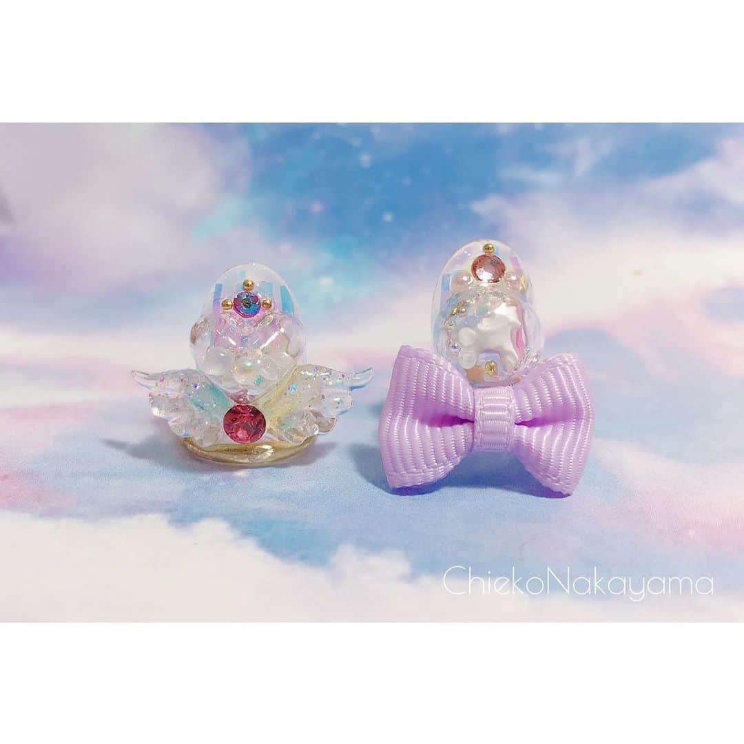 なかやまちえこのインスタグラム：「@stampnailring なかやまちえこ #ハンドメイド ネイルリング 9月はこちらの2点が発売です💍✨ ⠀ ご購入は @stampnailring  のプロフィールから販売サイトに飛んでいただくか、ストーリーから飛べます☺️☺️☺️⠀ ⠀ #リングネイル は指先に #リング をはめていただくのみの取り外し簡単に爪先のオシャレを楽しめる商品です✨⠀ #スタンピングネイルリング のアカウントのストーリーハイライトのところからショッピングサイトに飛べます！⠀ 全てハンドメイドとなりますので、よろしくお願い致します😌🙏🙏✨⠀ #nail #nails #nailart #ネイル #美甲 #ネイルアート  #japanesenailart #manucure #japanesenails #manicurist #gelnails #أظافر #네일아트 #vẽmóng #ngườiđẹp  #เพ้นท์เล็บ #искусствоногтя #artedeuñas #เพ้นท์เล็บเจล #ジェルネイルデザイン #ネイルデザイン #senikuku #nagelkunst #ゆめかわネイル #オーロラネイル #ゆめかわいい ⠀ ・意匠登録済（デザイン特許）STAMPNAIL ・実用新案登録済（使い方特許）STAMPNAIL」