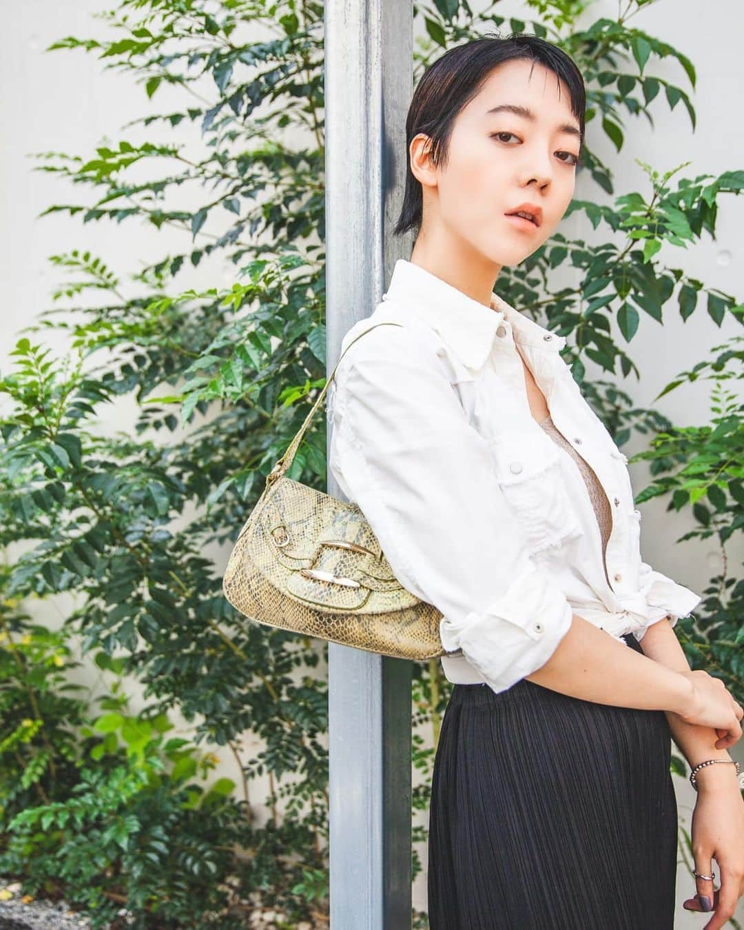 Fashionsnap.comさんのインスタグラム写真 - (Fashionsnap.comInstagram)「【#スナップ_fs】 Name 柄本レラ Shirt #used Skirt #ISSEY MIYAKE Bag #used Shies #ANNDEMEULEMEESTER Ring #used Bracelet #FREAKSSTORE  #fashionsnap #fashionsnapwo_women」9月5日 14時55分 - fashionsnapcom