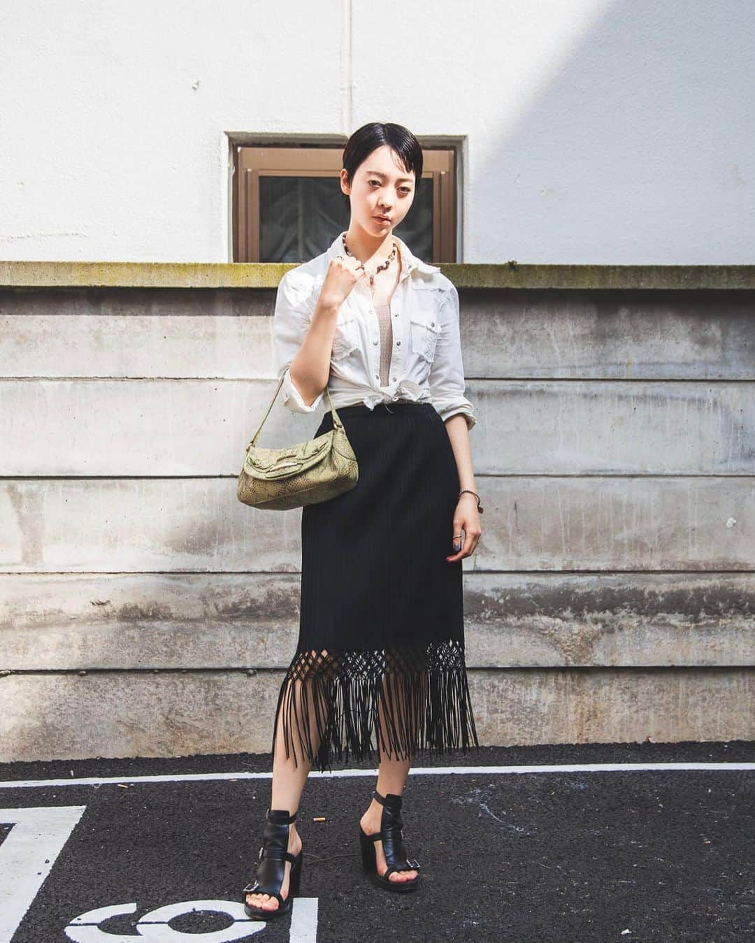 Fashionsnap.comさんのインスタグラム写真 - (Fashionsnap.comInstagram)「【#スナップ_fs】 Name 柄本レラ Shirt #used Skirt #ISSEY MIYAKE Bag #used Shies #ANNDEMEULEMEESTER Ring #used Bracelet #FREAKSSTORE  #fashionsnap #fashionsnapwo_women」9月5日 14時55分 - fashionsnapcom