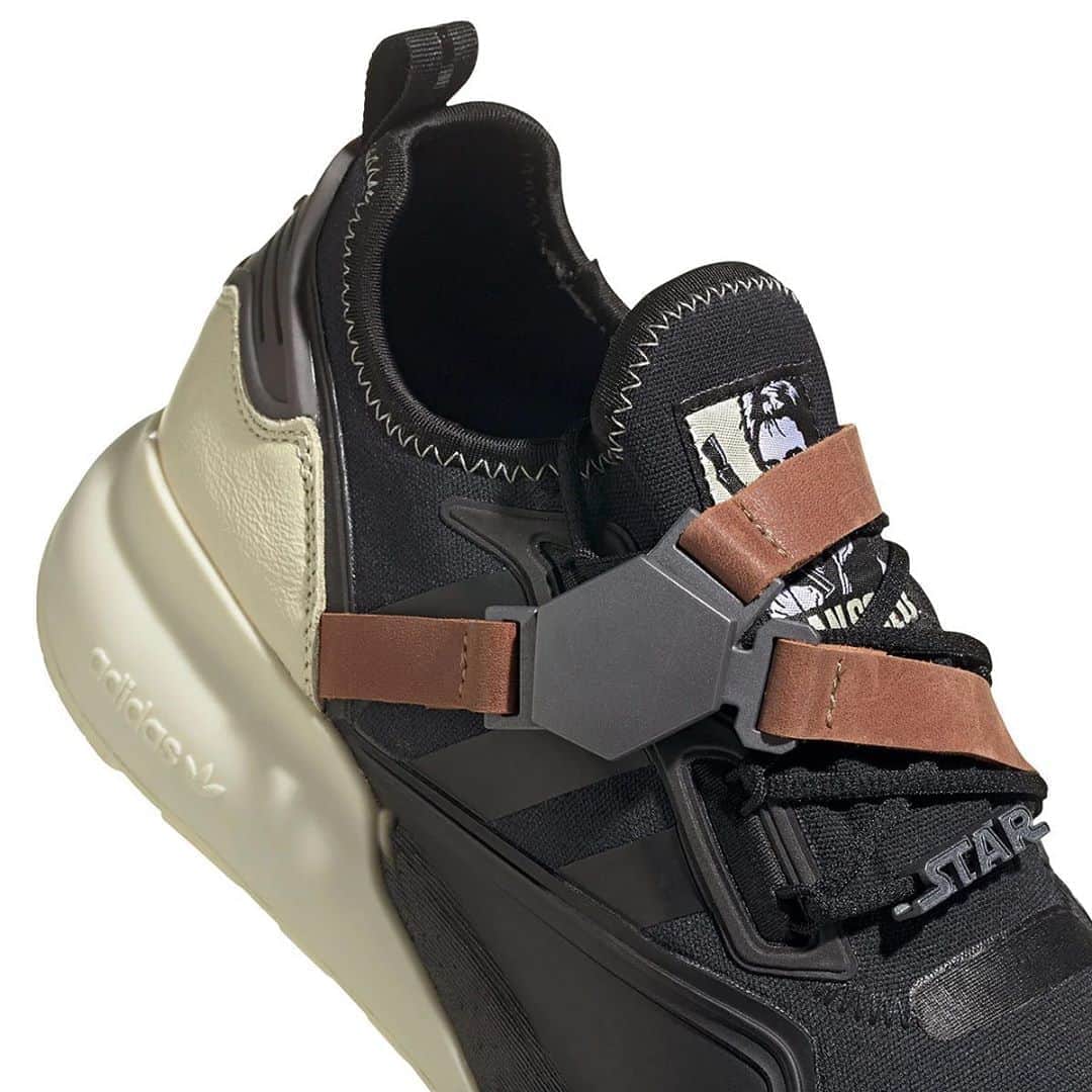 HYPEBEASTさんのインスタグラム写真 - (HYPEBEASTInstagram)「@hypebeastkicks: @adidas has delivered another @starwars release with a Han Solo ZX 2K BOOST. Key to the shoe is a holster belt which acts as a strap-buckle that wraps over the lacing system. Other details include “Core Black” synthetic fabrics, TPU overlays, and a Millennium Falcon and Star Wars lace lock. Cop a pair now from @atmos_japan’s website for approximately $197 USD while stocks last.⁠⠀ Photo: atmos」9月5日 15時03分 - hypebeast