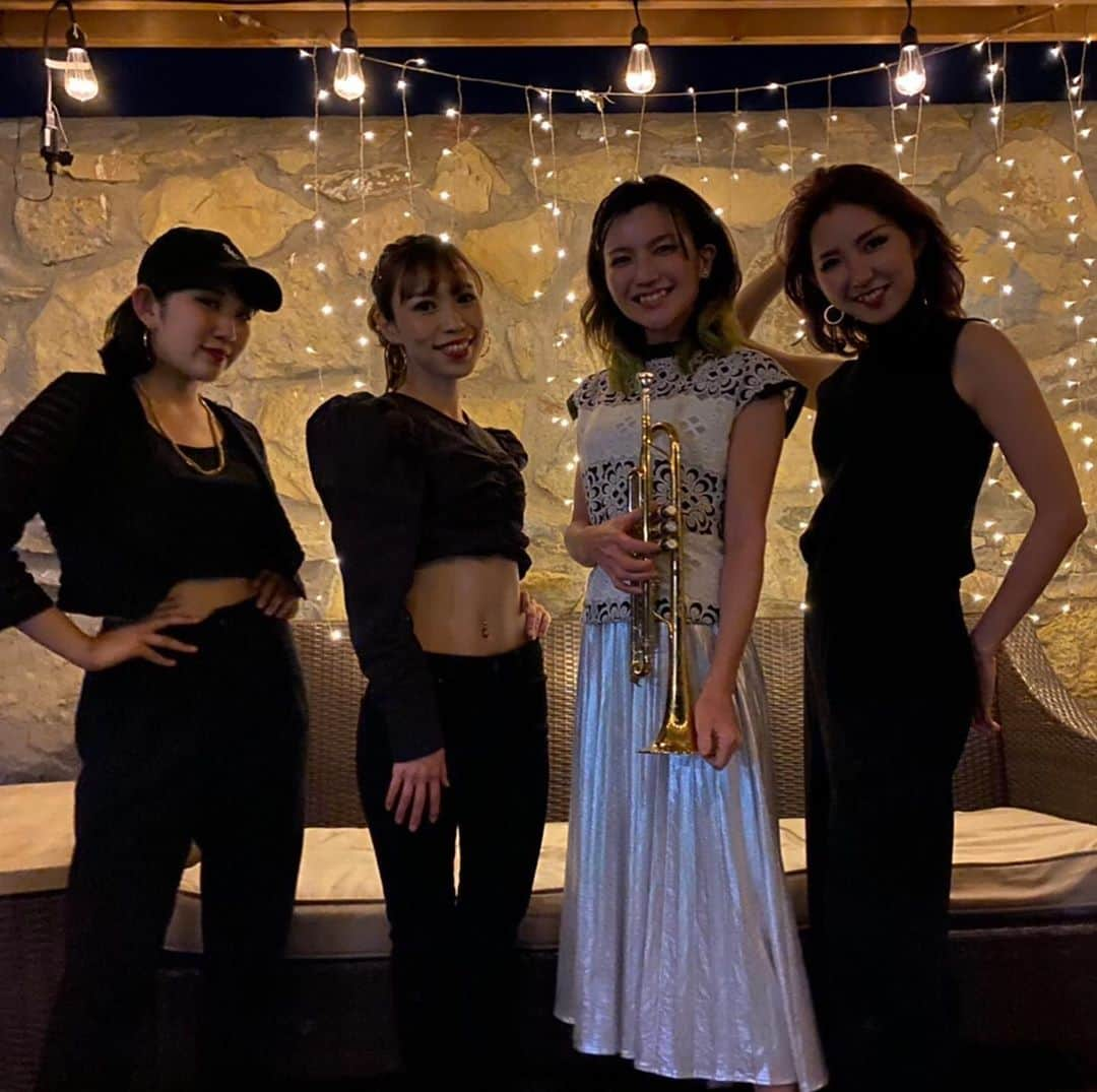 山崎千裕さんのインスタグラム写真 - (山崎千裕Instagram)「#2020_march #Taxas   #ChihiroYamazaki_ROUTE14band  #musicvideo #backstage #dancers #keyboardist   #ROUTE14band #performing #liveband #Japanese #instrumental #band  #Piano #drums #bass #guitar #trumpet  #music #musiclover #newsingle #mahal #jouney #trumpeter #trumpetplayer #trumpetlife #trumpetband」9月5日 15時27分 - chiroyamazaki