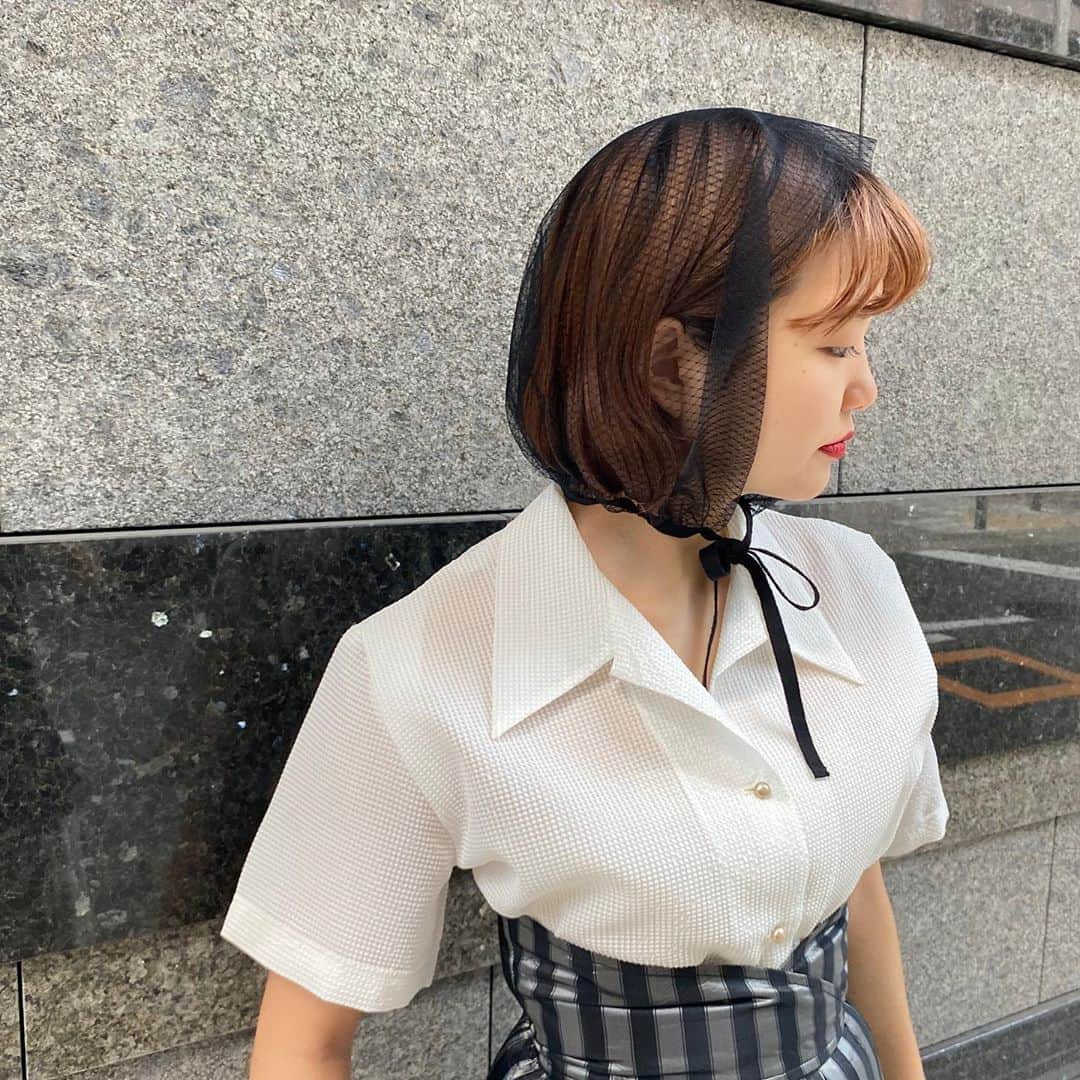 NUTTY Vintage&Collectibleのインスタグラム：「💎NEW ARRIVAL💎  ☑︎vtg 40's black/gray stripe skirt  スペシャルなスカートを入荷いたしました。 胸下まで高さのあるAラインスカートは光沢のある生地で、奥行きのあるブラックとグレーのコントラストが素敵です。 開襟シャツにあわせてクラシカルでありながら小物は現代的にまとめて、 日常にスペシャルを落とし込んでみては？  💌DMからも通販承ります💌 ㅤㅤㅤㅤㅤㅤㅤㅤㅤㅤㅤㅤㅤ ------------------------------------ 🛍NUTTY通販について🛍 ------------------------------------- ＜ONLINE STORE＞ VINTAGE▶︎http://nutty.theshop.jp/ USED SELECT▶︎https://nuttyselect.official.ec/ （プロフィールページURLよりjump🕊） ㅤㅤㅤㅤㅤㅤㅤㅤㅤㅤㅤㅤㅤ ＜VIDEO CHAT SHOPPING＞ テレビ電話をお繋ぎして、リアルタイムでご案内いたします。詳細は過去の投稿をご覧ください。」
