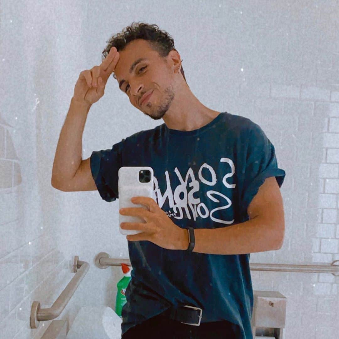 フェイスのインスタグラム：「feeling inspired 🌠」