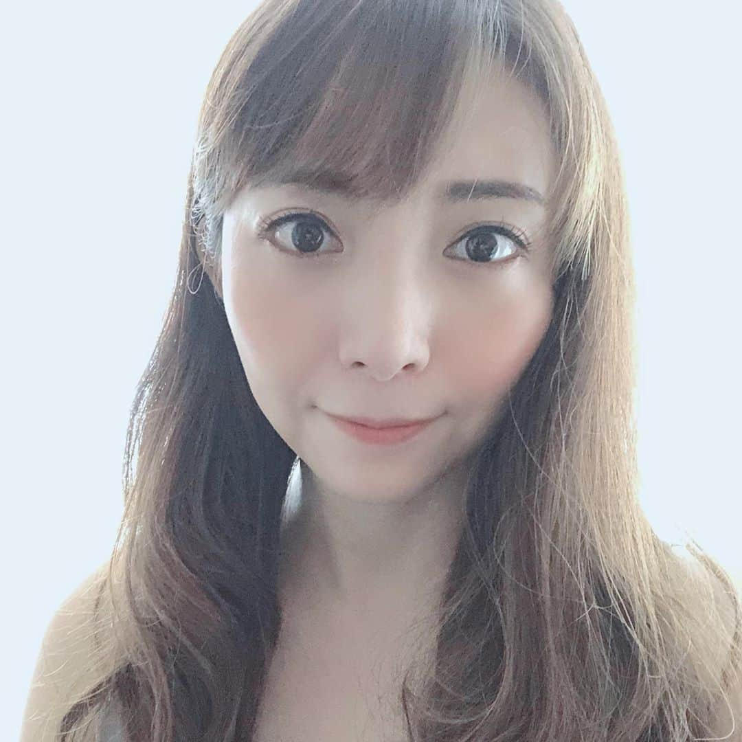 前田早穂のインスタグラム：「久しぶりに切ったよ✂️ #hairstyle」