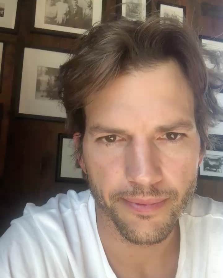 アシュトン・カッチャーのインスタグラム：「I shared with @progresspop what it takes to turn an idea into a startup. Follow them for the full video」