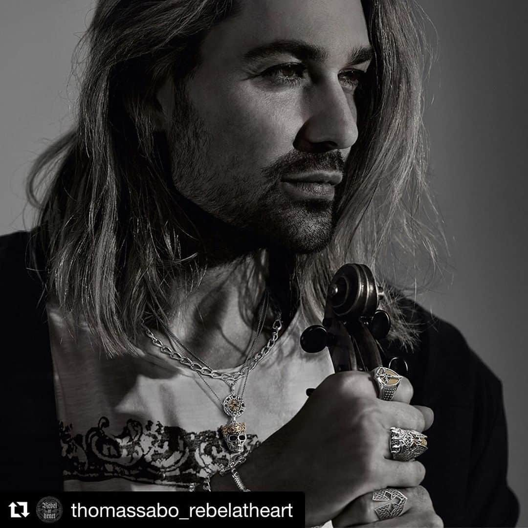 デイヴィッド・ギャレットさんのインスタグラム写真 - (デイヴィッド・ギャレットInstagram)「#Repost @thomassabo_rebelatheart ・・・ Our new collection is out now 🖤☠️ We also proudly present @davidgarrettinsta as the new global face of our Rebel at heart line 🎉➡ #linkinbio #rebelatheartbyTS #handmadejewelry #davidgarrett」9月6日 2時25分 - davidgarrettinsta