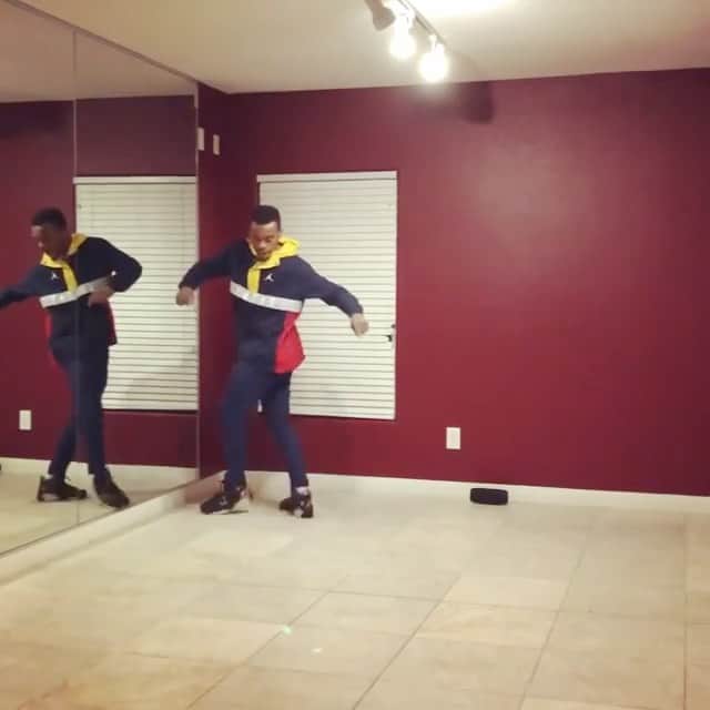 Lil Buckのインスタグラム：「I miss these sessions w/ @keviorr_the_return at @jonboogz studio」