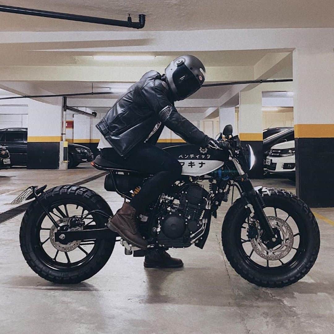 epidemic_motorsさんのインスタグラム写真 - (epidemic_motorsInstagram)「KODACHi - Yamaha 250cc. By @benditamacchina  🏍: @paulofaguiar」9月6日 3時02分 - epidemic_motors