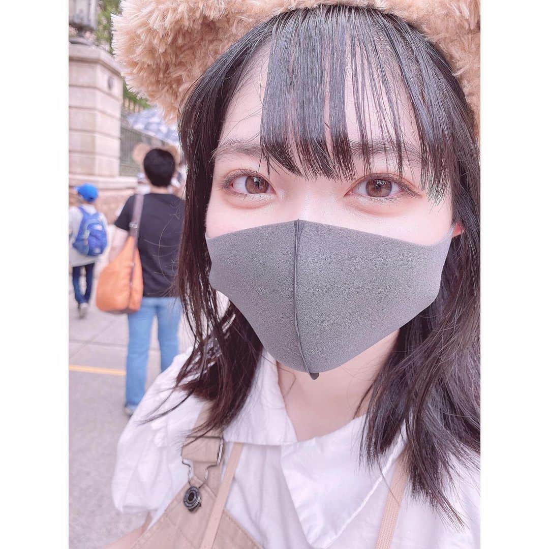 加藤咲希のインスタグラム：「ちょっと前、8年振りぐらいにディズニーシーに行きました❕ . . 写真はまつ毛が生きていた頃。🧸 . . . . photo byなな . . . . . . . . #nicola #ニコラ #モデル #ニコモ #ニコラモデル #加藤咲希 #かとぅ #かとっこ🐱🌸 #高校生 #高校生モデル #jk #jkモデル #レプロ #レプロエンタテインメント #黒髪 #ディズニー #ディズニーシー #彼氏目線」