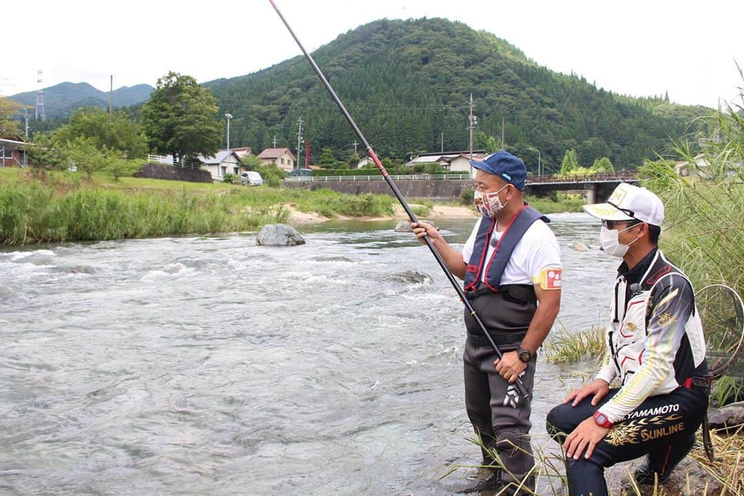 西村瑞樹（西村キャンプ場）さんのインスタグラム写真 - (西村瑞樹（西村キャンプ場）Instagram)「ベテラン釣り師の風格🎣  #西村キャンプ場  #釣り #アユ釣り #川キャンプ  #キャンプ #バイきんぐ #バイきんぐ西村  #広島 #吉和」9月5日 18時46分 - tss_nishimuracamp