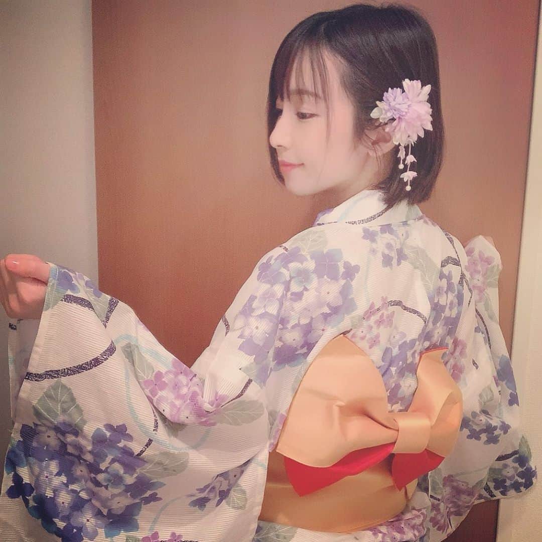 さくまみおのインスタグラム：「残暑ですなぁ。 まだまだクーラーさんには活躍してもらいます。ﾌﾞｫｫｫ~ 来年こそは室内以外でも浴衣着たいのぅ。 #浴衣#夏の思い出」