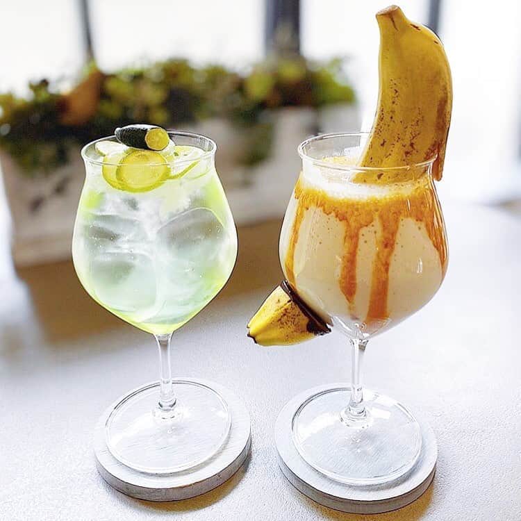 のインスタグラム：「［#cafemiru_東京］［#cafemiru_幡ヶ谷］﻿ ——————————————————————﻿ 本当にいいフルーツを厳選してお届け🍓「果実店 canvas」﻿ ﻿ 斬新なビジュアルのキャラメルバナナと涼しげなライムスカッシュ😳🎈時期によって変わる3つのデザートと旬の果物を楽しむことができますっ😌💕﻿ ﻿ ☑︎ライムスカッシュ🌿/キャラメルバナナ🍌﻿ ※販売状況は事前にお店へご確認ください。﻿ ﻿ 📍 果実店 canvas﻿ ⚪︎住所 /  東京都渋谷区西原2-33-14 DWELL西原0001﻿ ⚪︎営業時間 / HPをご確認ください。﻿ ※現在は営業時間が異なる場合がございますので、事前にご確認ください。﻿ ⚪︎定休日 / HPをご確認ください。﻿ ⚪︎アクセス /幡ヶ谷駅より徒歩6分、代々木上原駅より徒歩10分﻿ ﻿ 【#cafemiru_Tokyo】【#cafemiru_Hatagaya】﻿ 📍 canvas﻿ ◎Open Hours / Check HP﻿ ◎closest station / 「Hatagaya」「Yoyogiuehara」﻿ ﻿ ☕️ @fruitscanvas﻿ 📷 @inlovewithpudding﻿ ———————————————————﻿ Cafemiruでは「#インスタ探検隊」or「#cafemiru」をタグ付けしているカフェ写真から、運営スタッフが厳選してご紹介しています👀🔍」